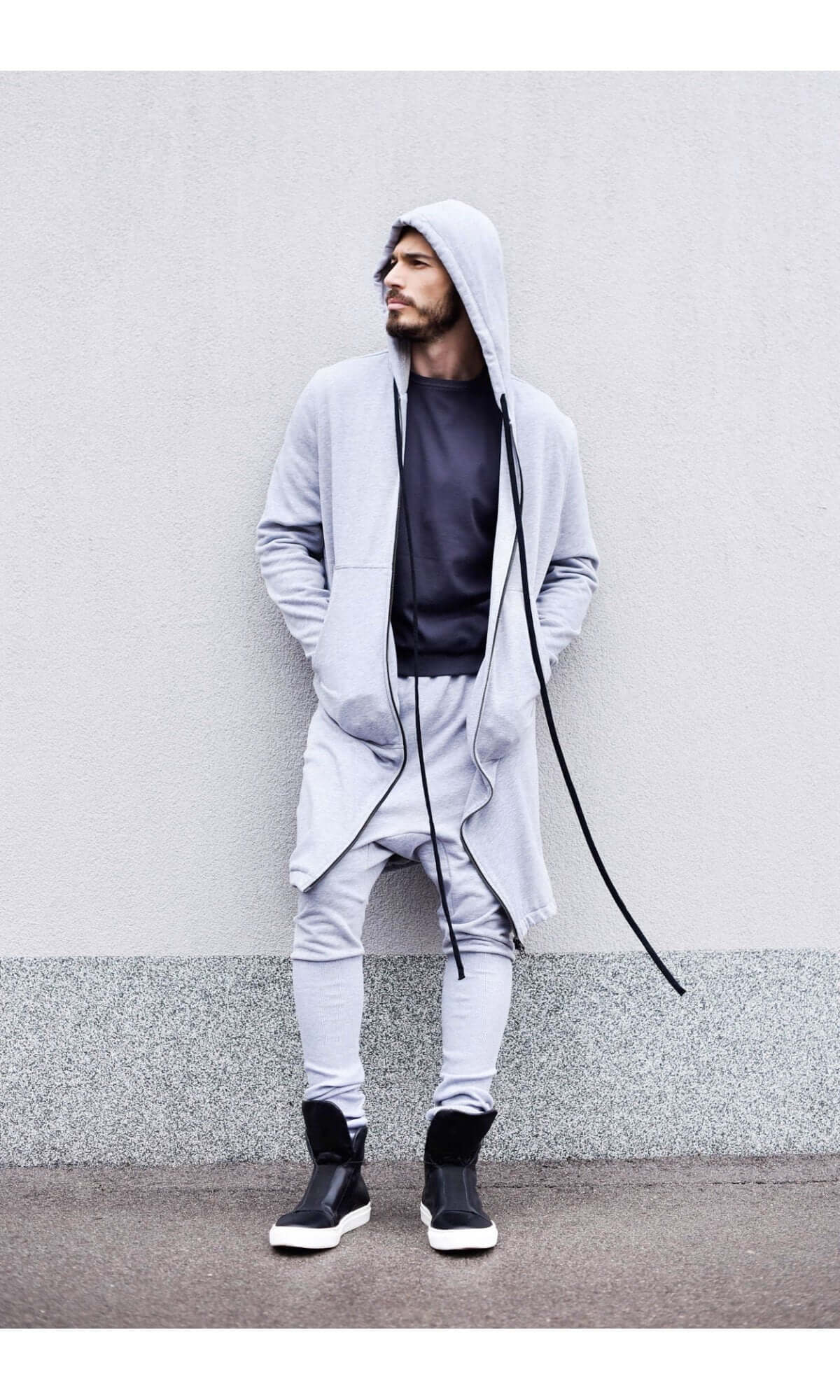 Sweat long zippé à capuche