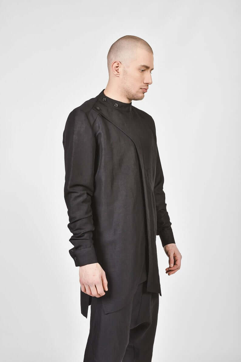 Nuova camicia ampia con collo alto