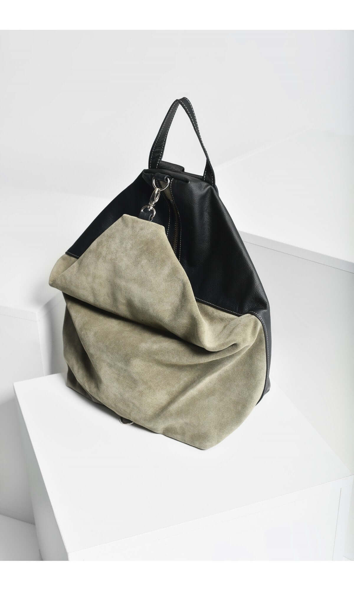 Sac à dos pliable en cuir et daim
