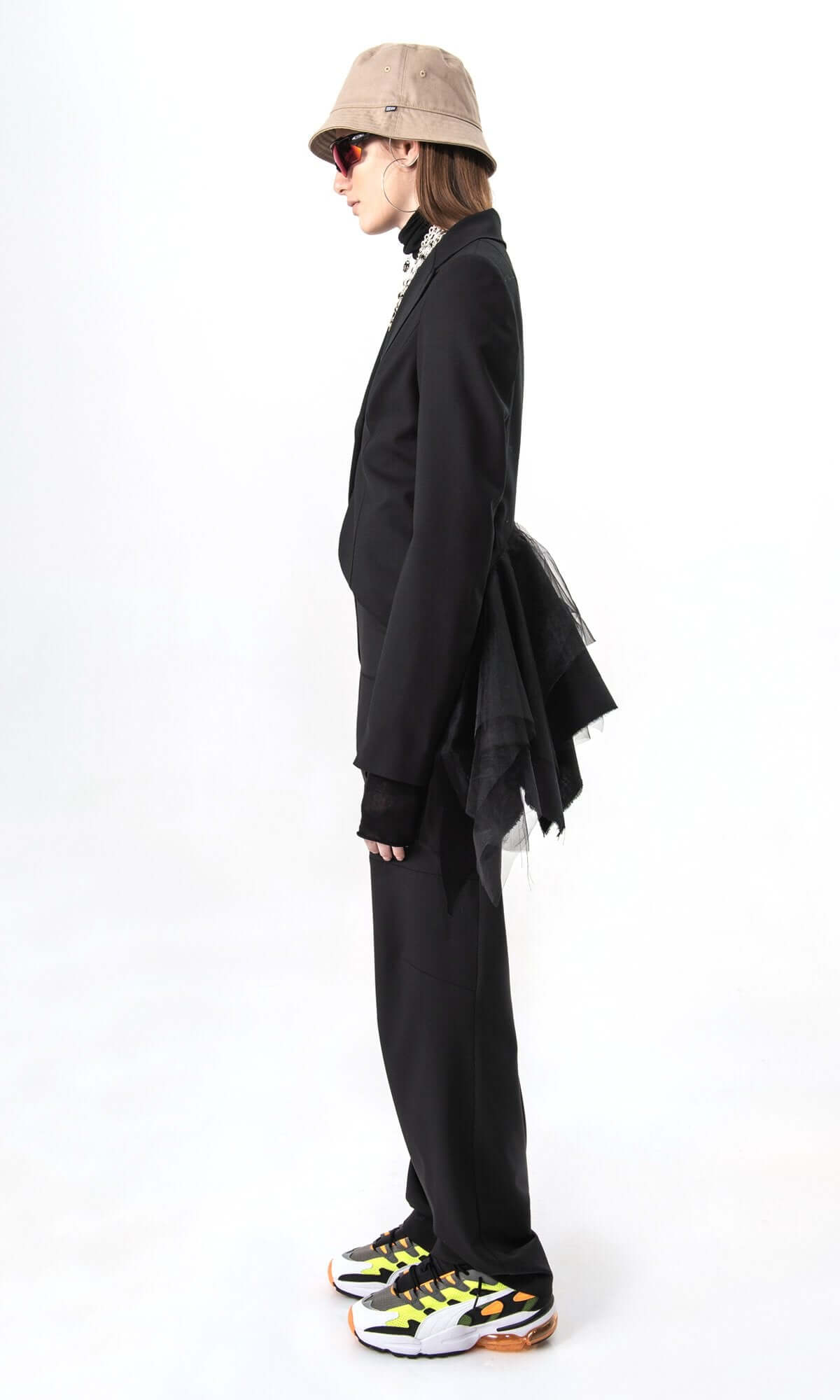 Blazer péplum en tulle à fermeture échancrée