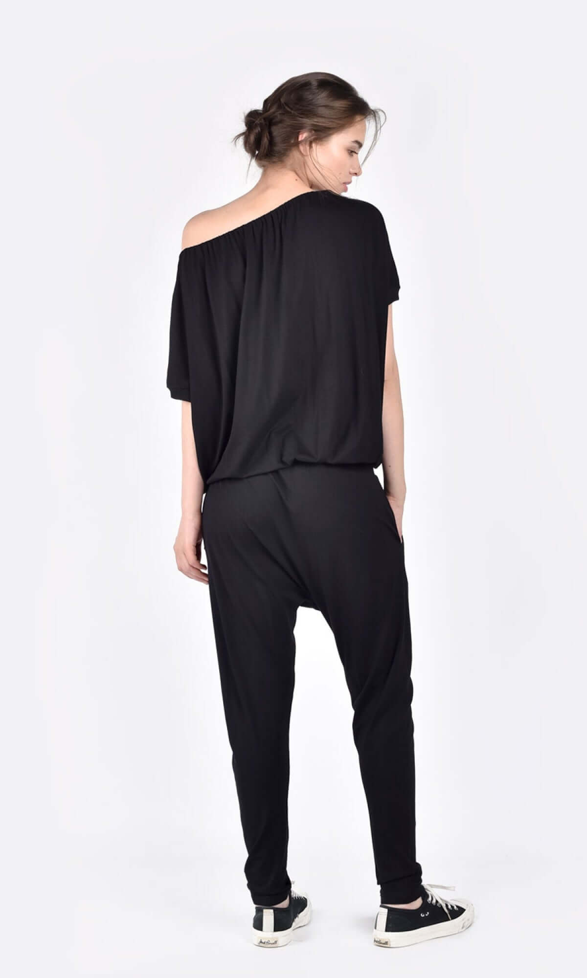Jumpsuit con spalle scivolate