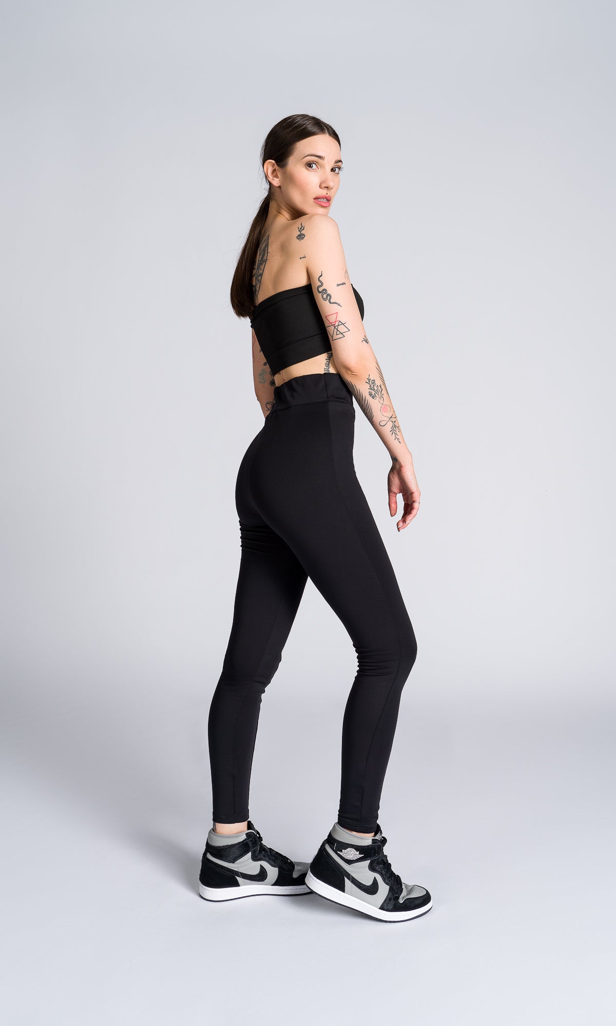 High-waist Leggings with Side Zipper - AAKASHA