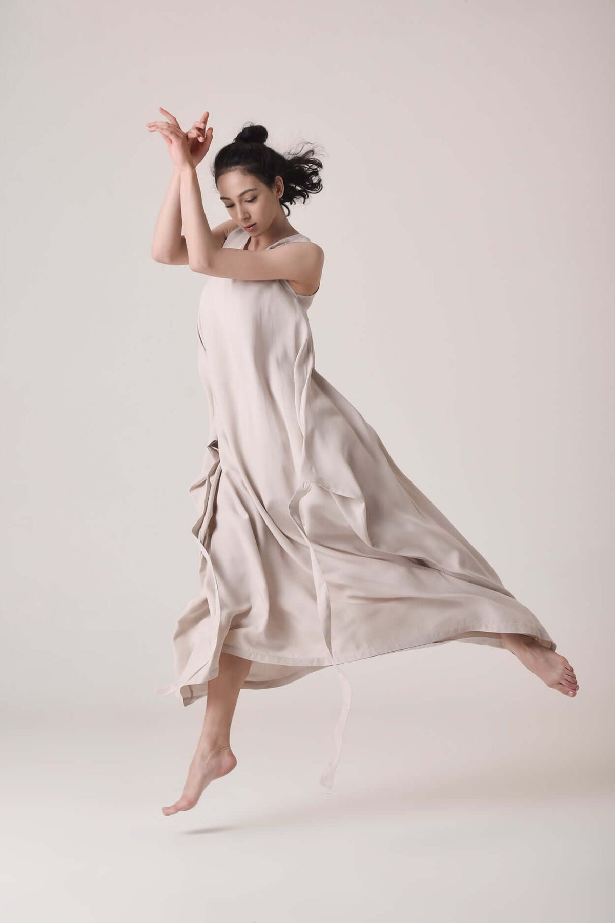 Robe longue d’été drapée à ceinture réglable