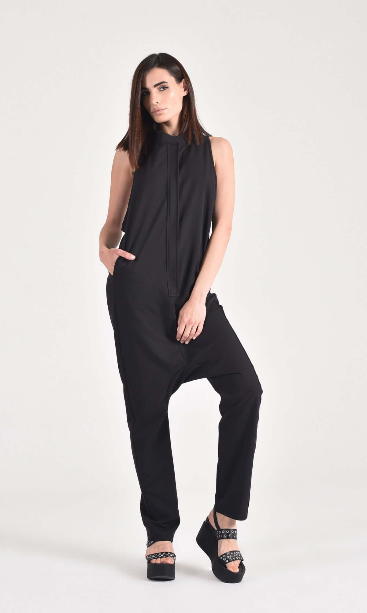Baumwoll-Jumpsuit mit offenem Rücken