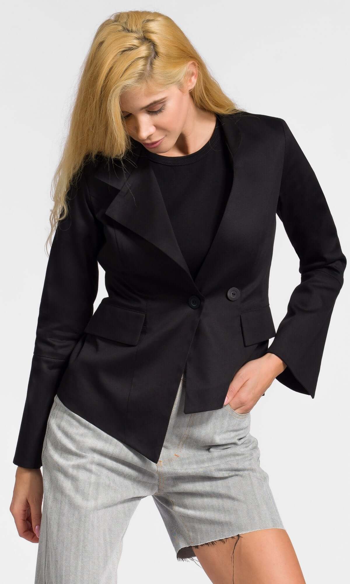 Blazer court asymétrique à manches évasées