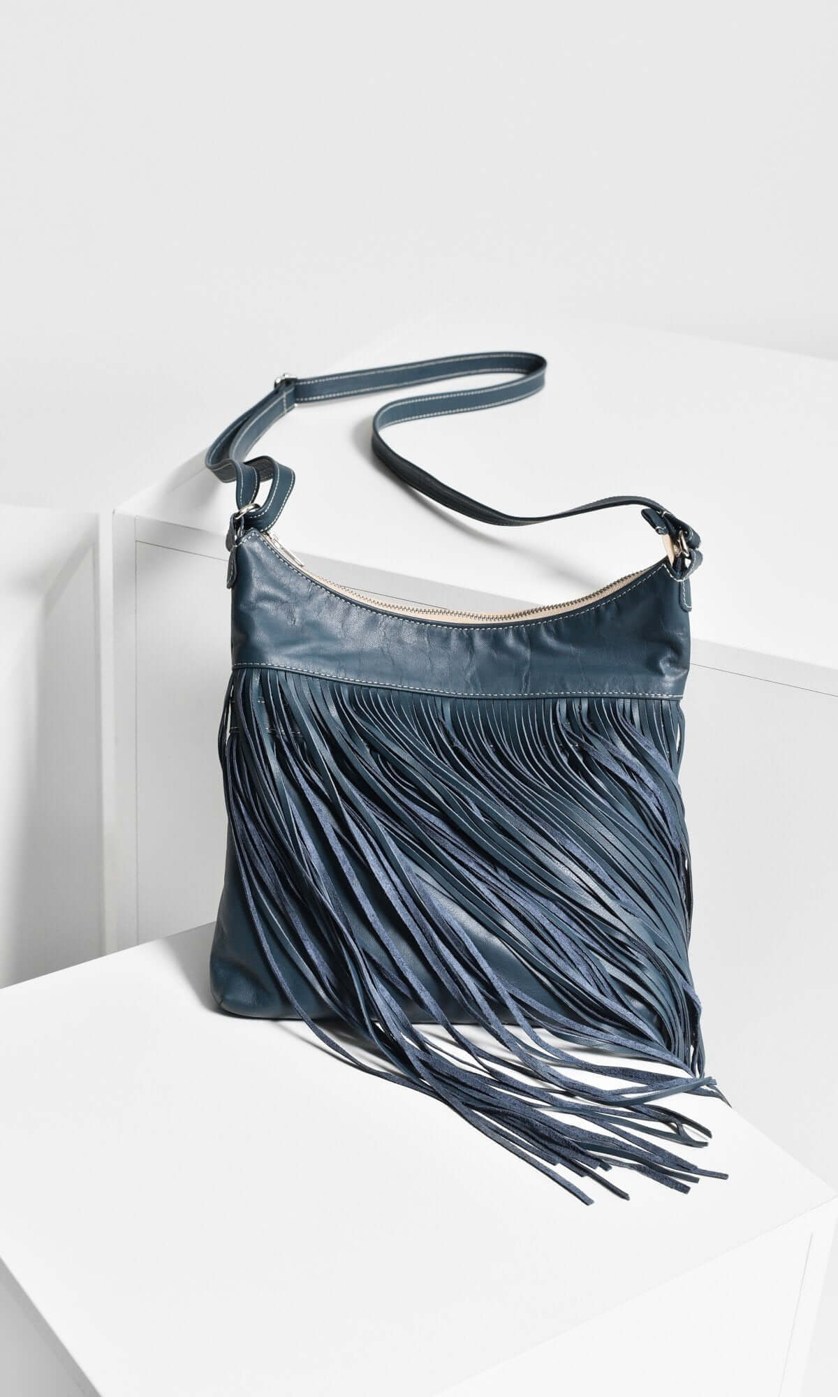 Borsa a tracolla in pelle con frange