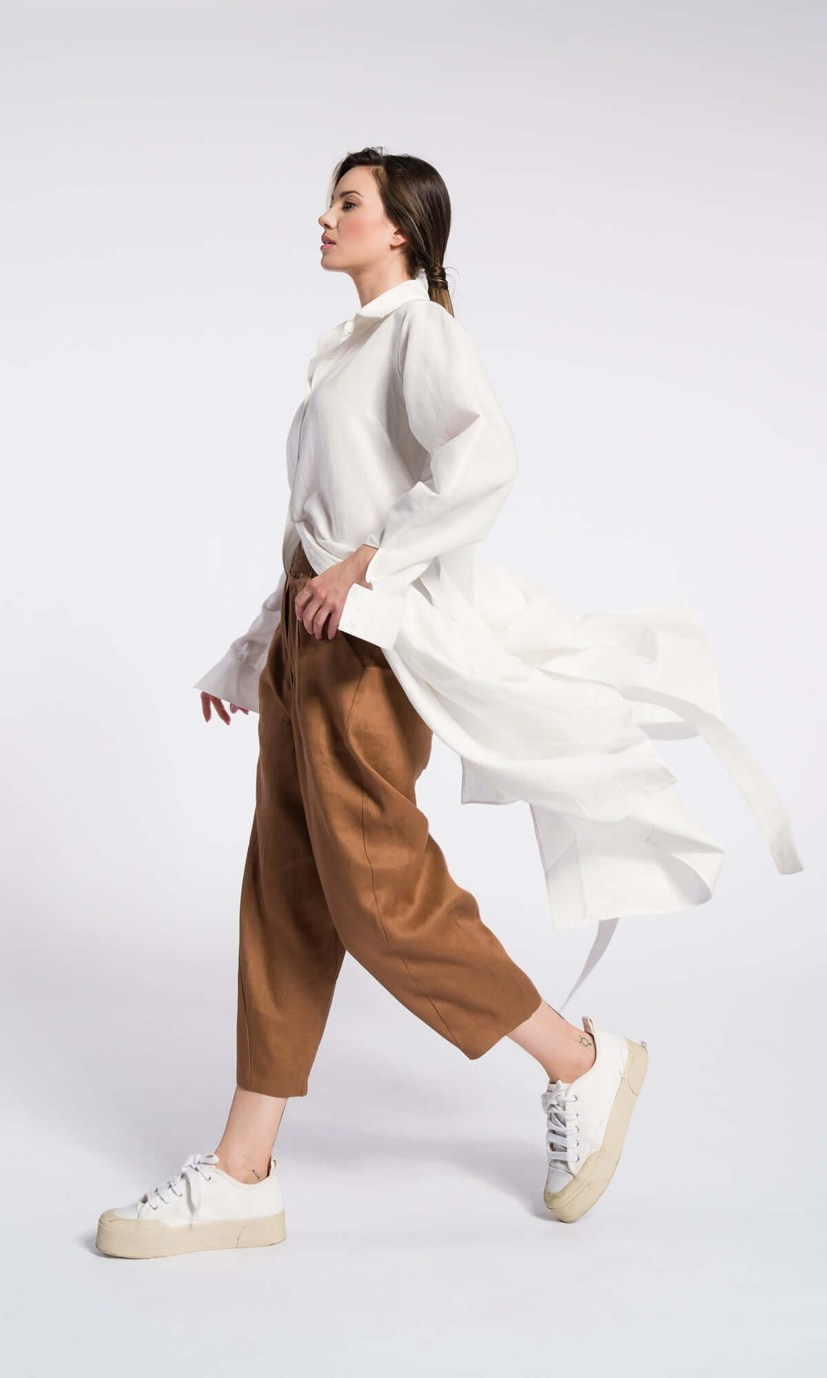Pantalon en lin à jambes incurvées