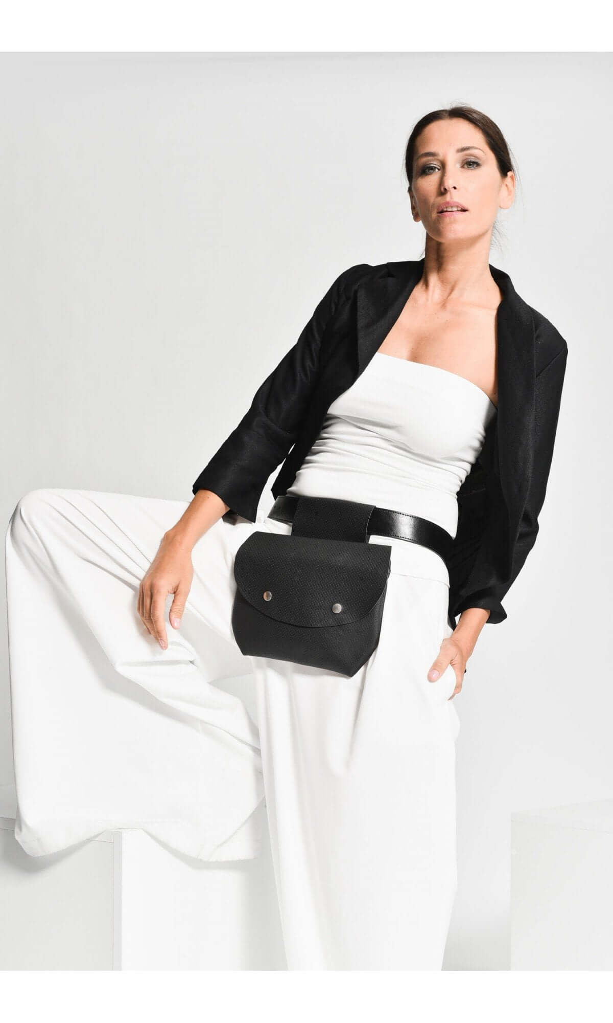 Sac banane en cuir perforé
