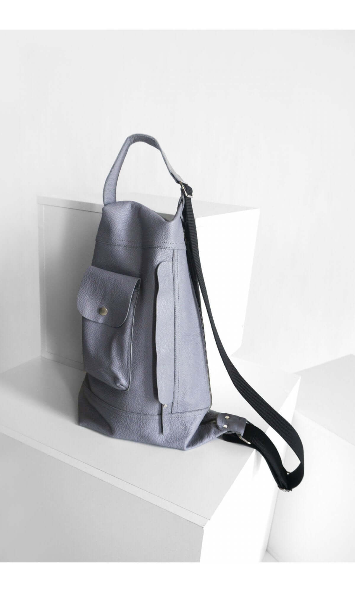 Sac à dos à une bretelle en cuir
