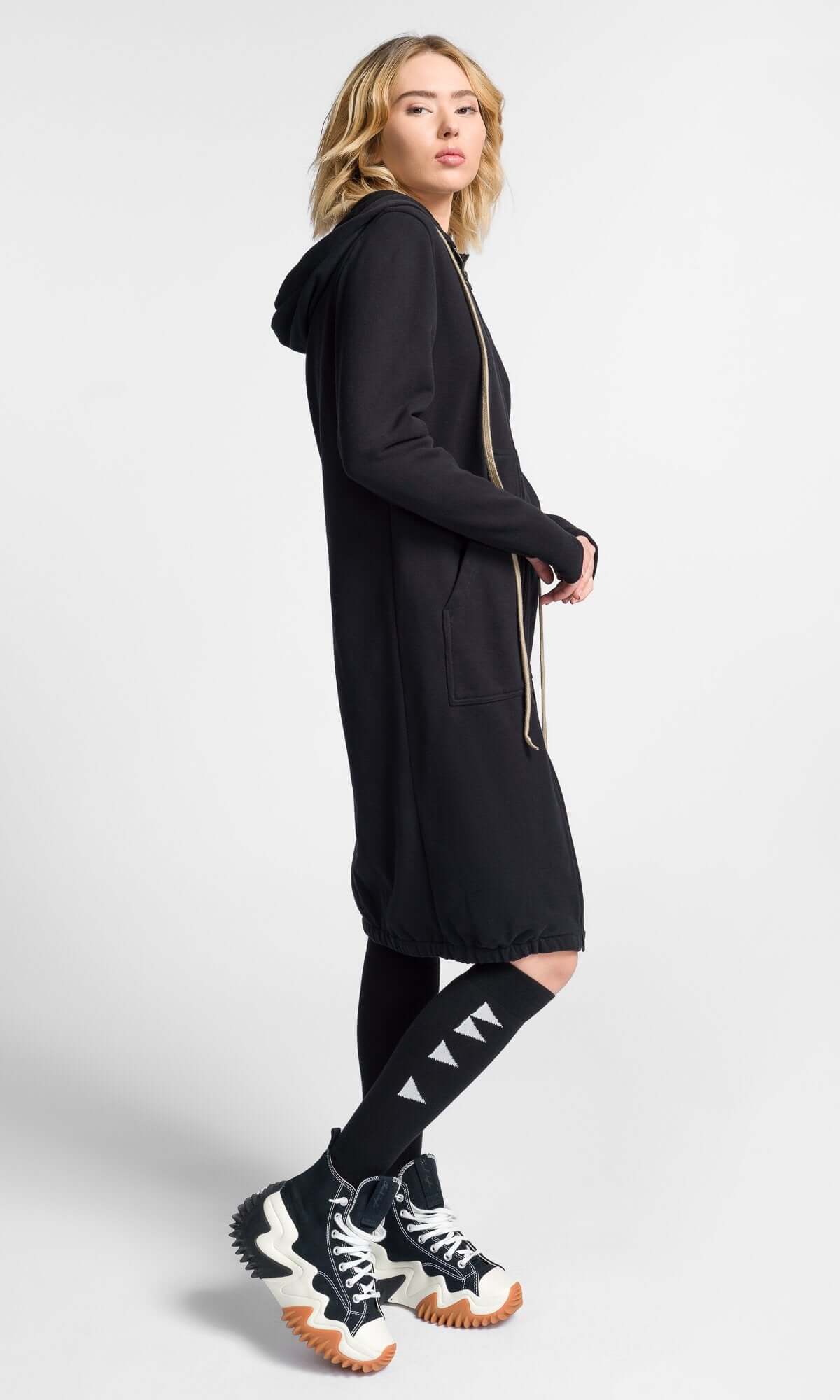 Sweat long zippé à capuche