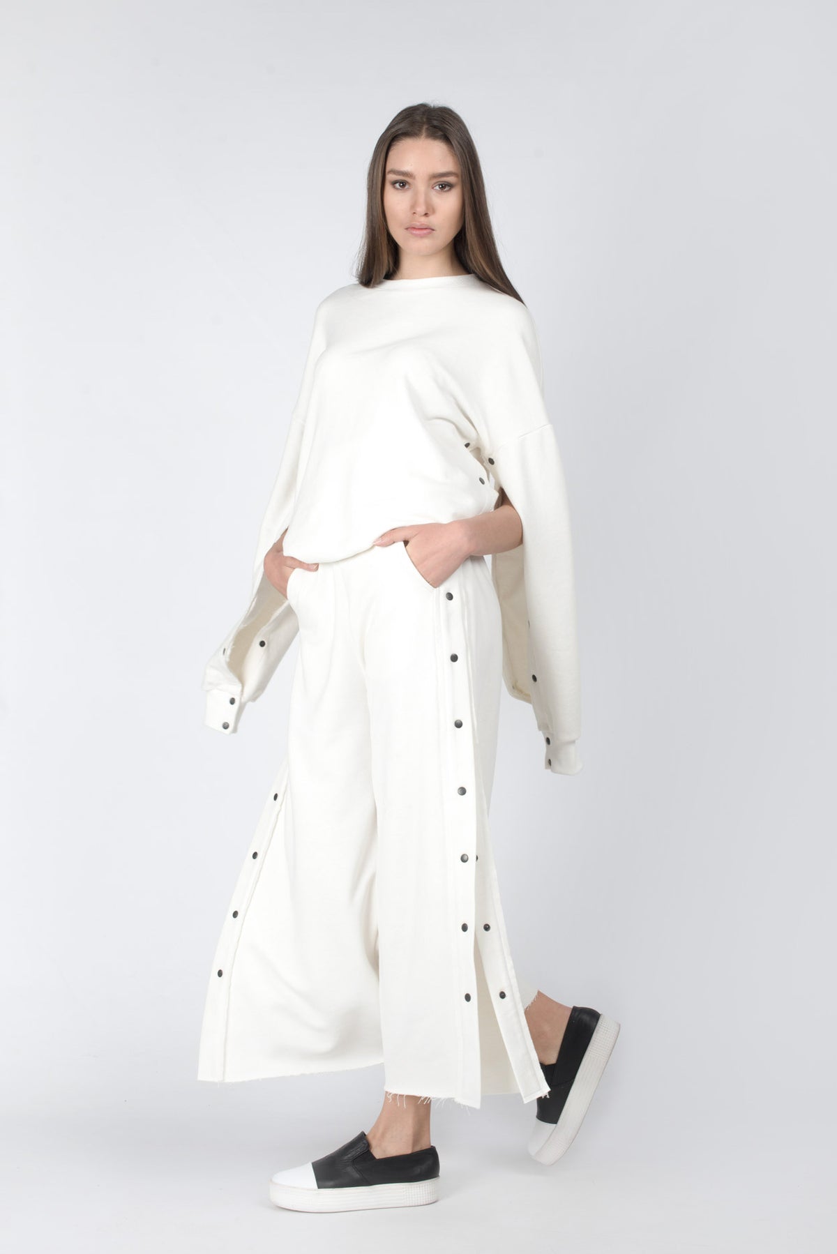 NOVITÀ Pantaloni a vita alta con bottoni laterali