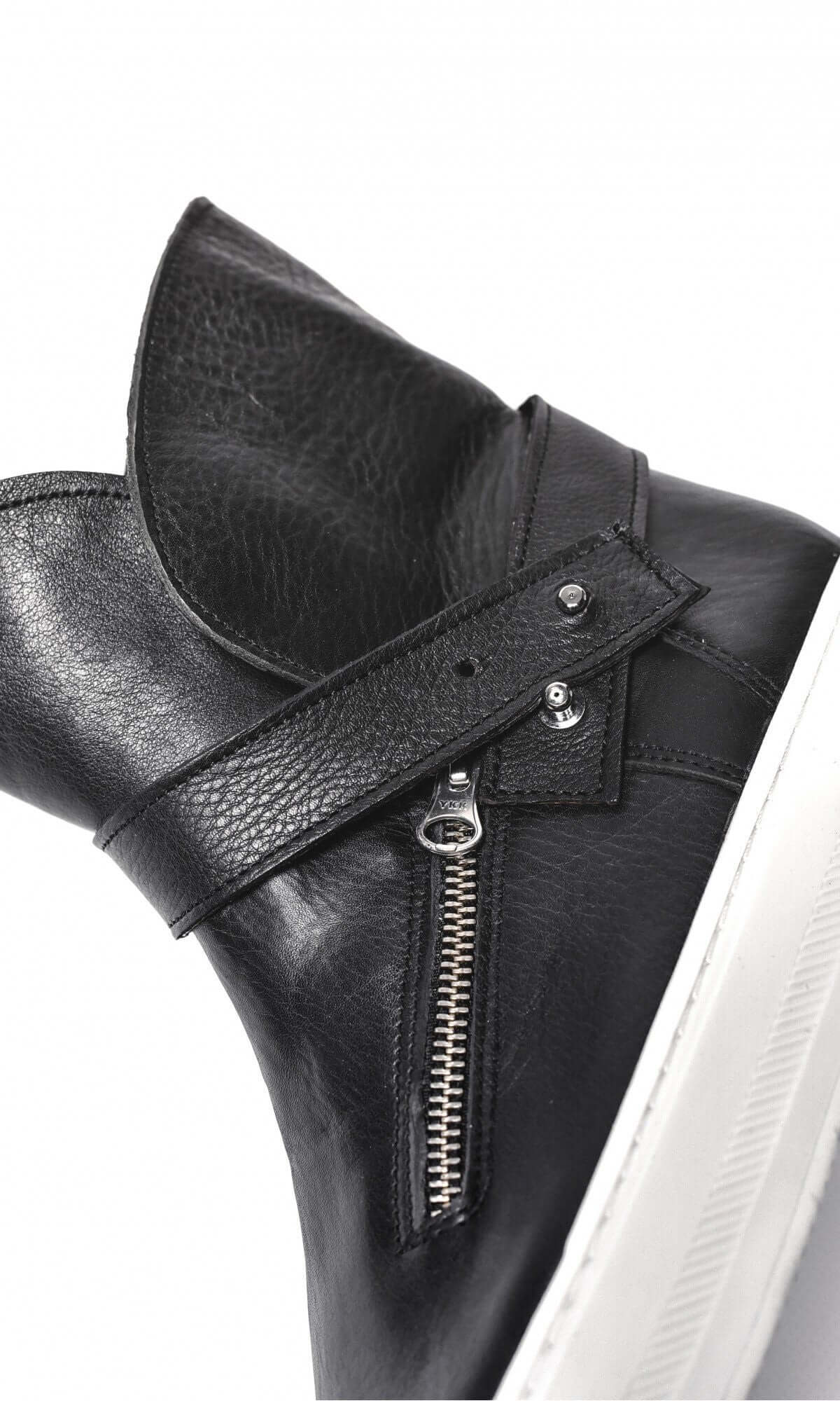 Sneaker aus echtem Leder