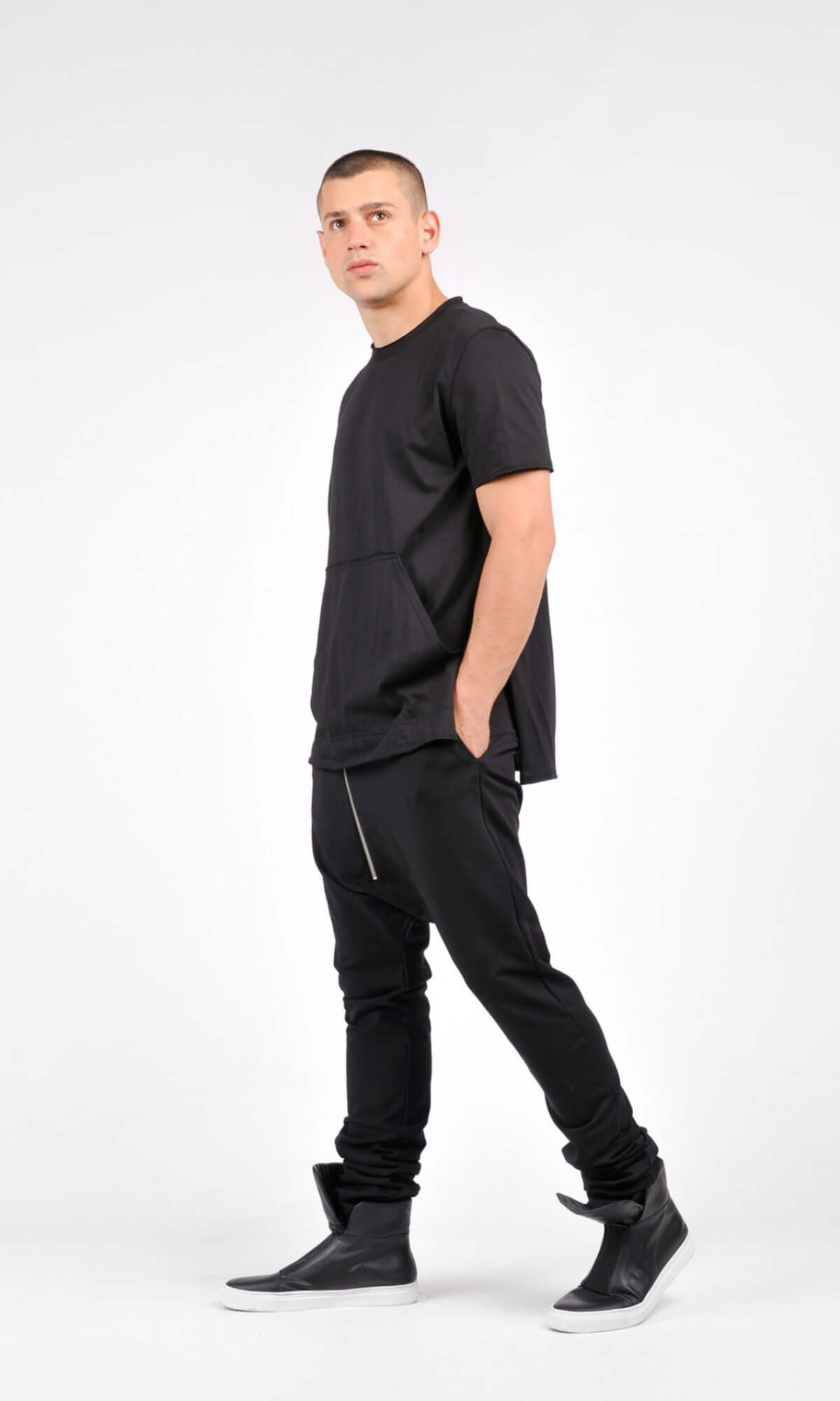 T-shirt con tasche frontali