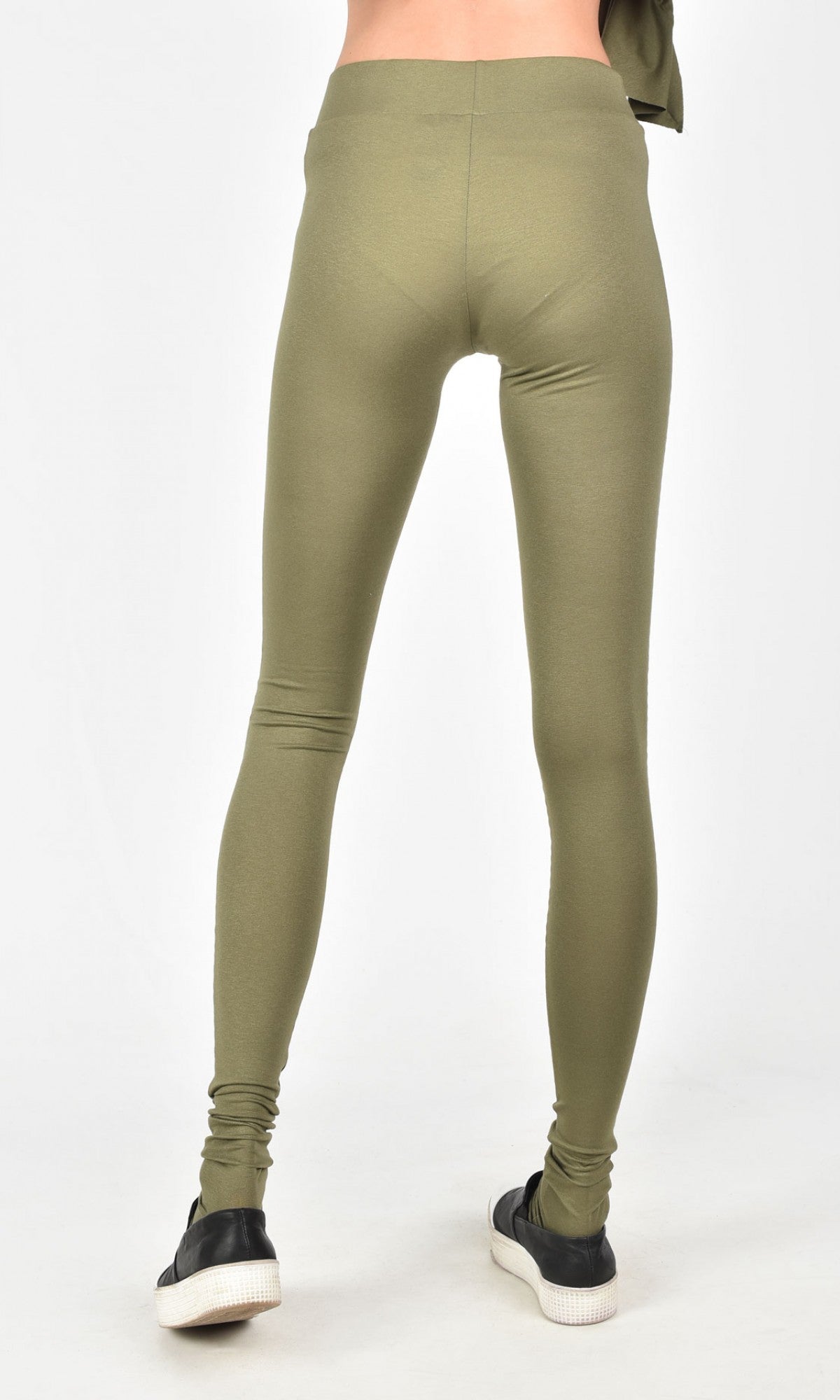 Extra Long Leggings with a Pin Tuck Pattern