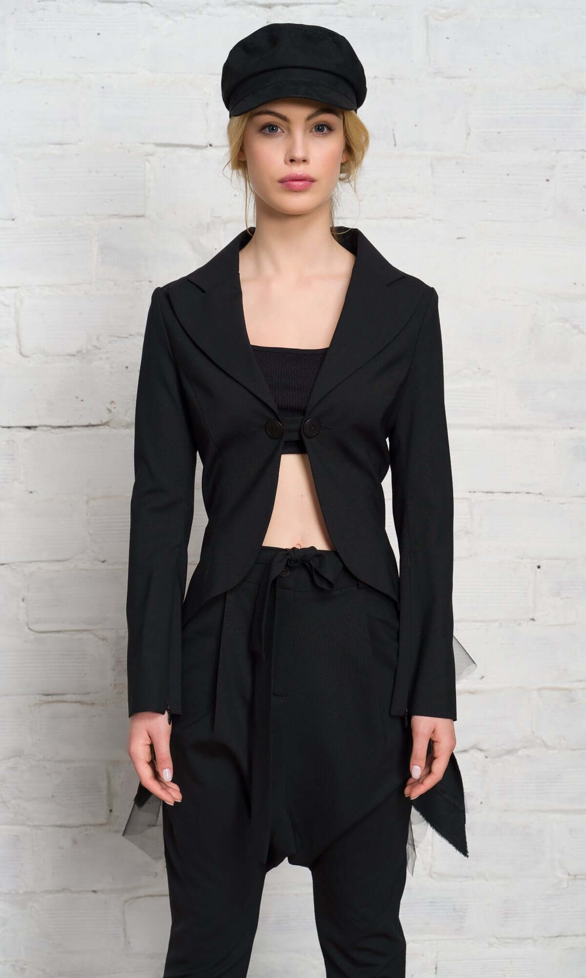 Blazer péplum en tulle à fermeture échancrée