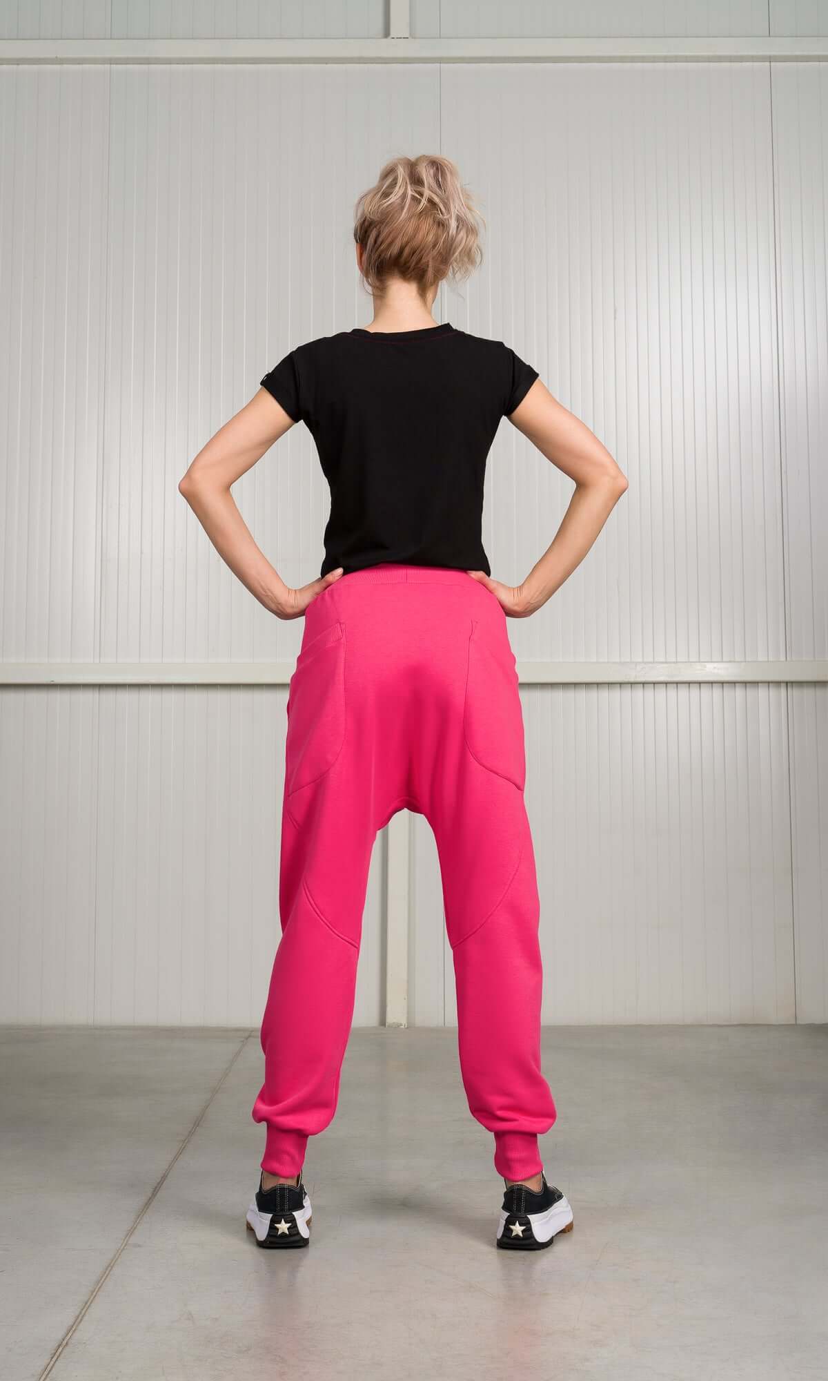 Ensemble deux pièces avec sweat à capuche asymétrique et jogging à revers