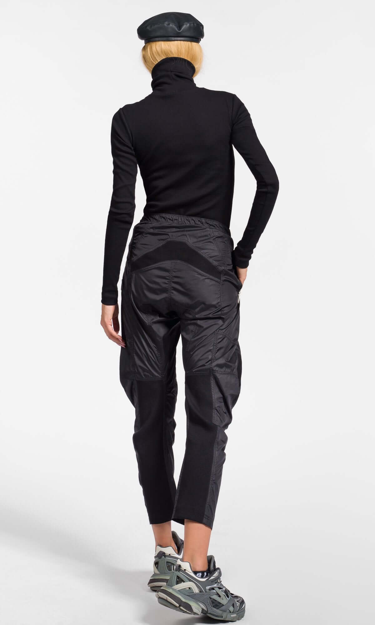 Pantaloni sportivi multipannello