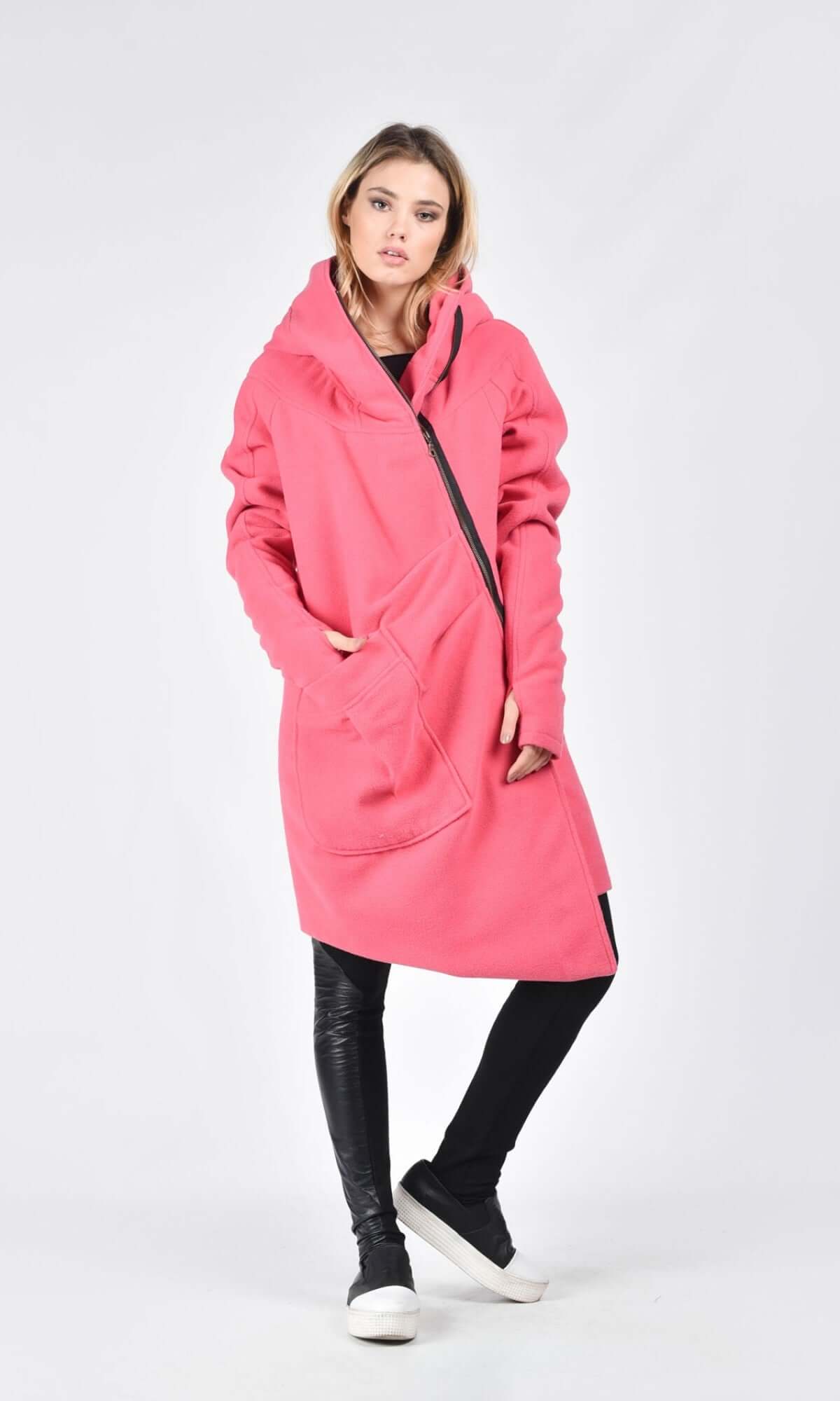 Manteau asymétrique audacieux à capuche en cachemire A07198