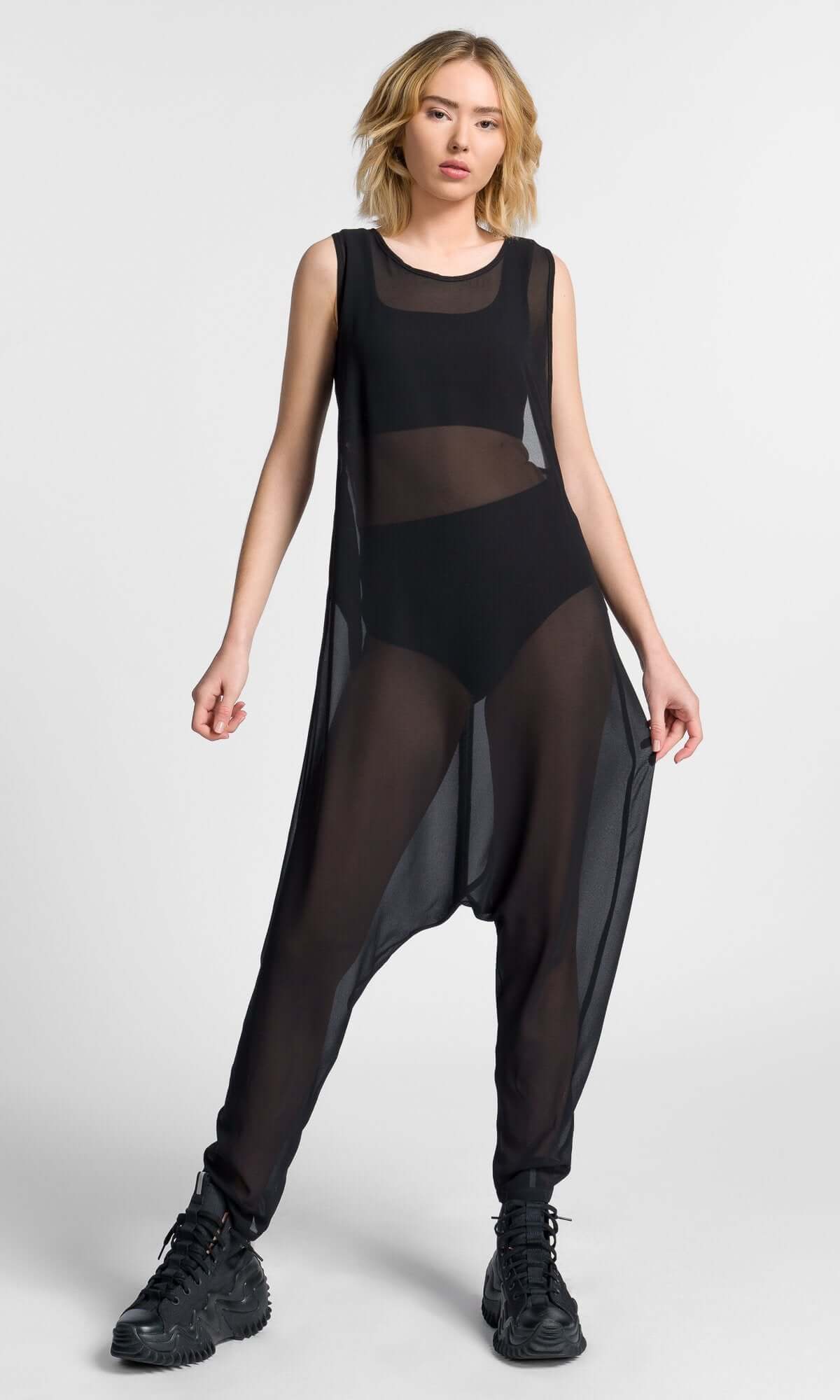Jumpsuit trasparente con cavallo basso