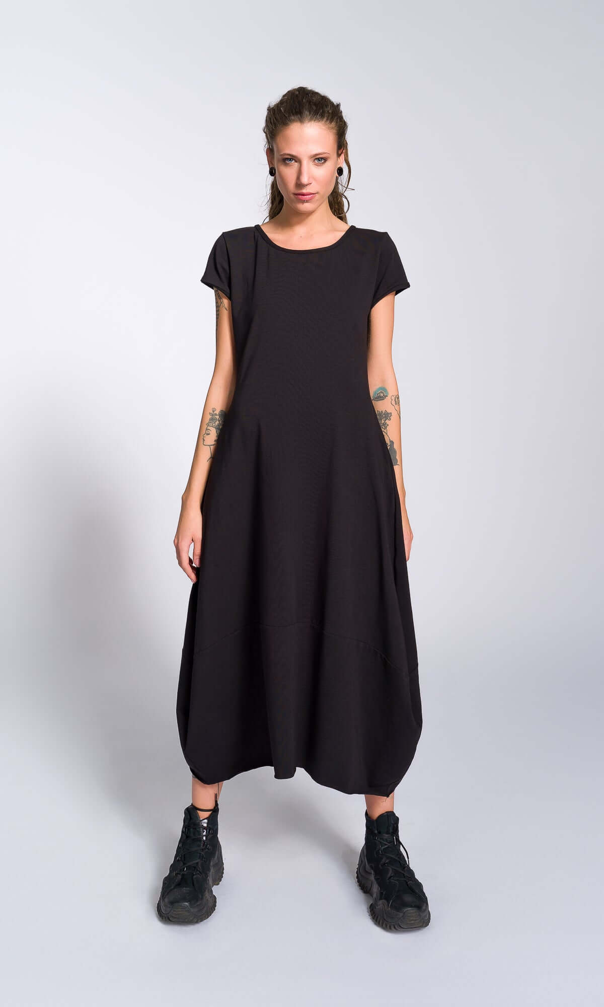 Abito midi cocoon a maniche corte
