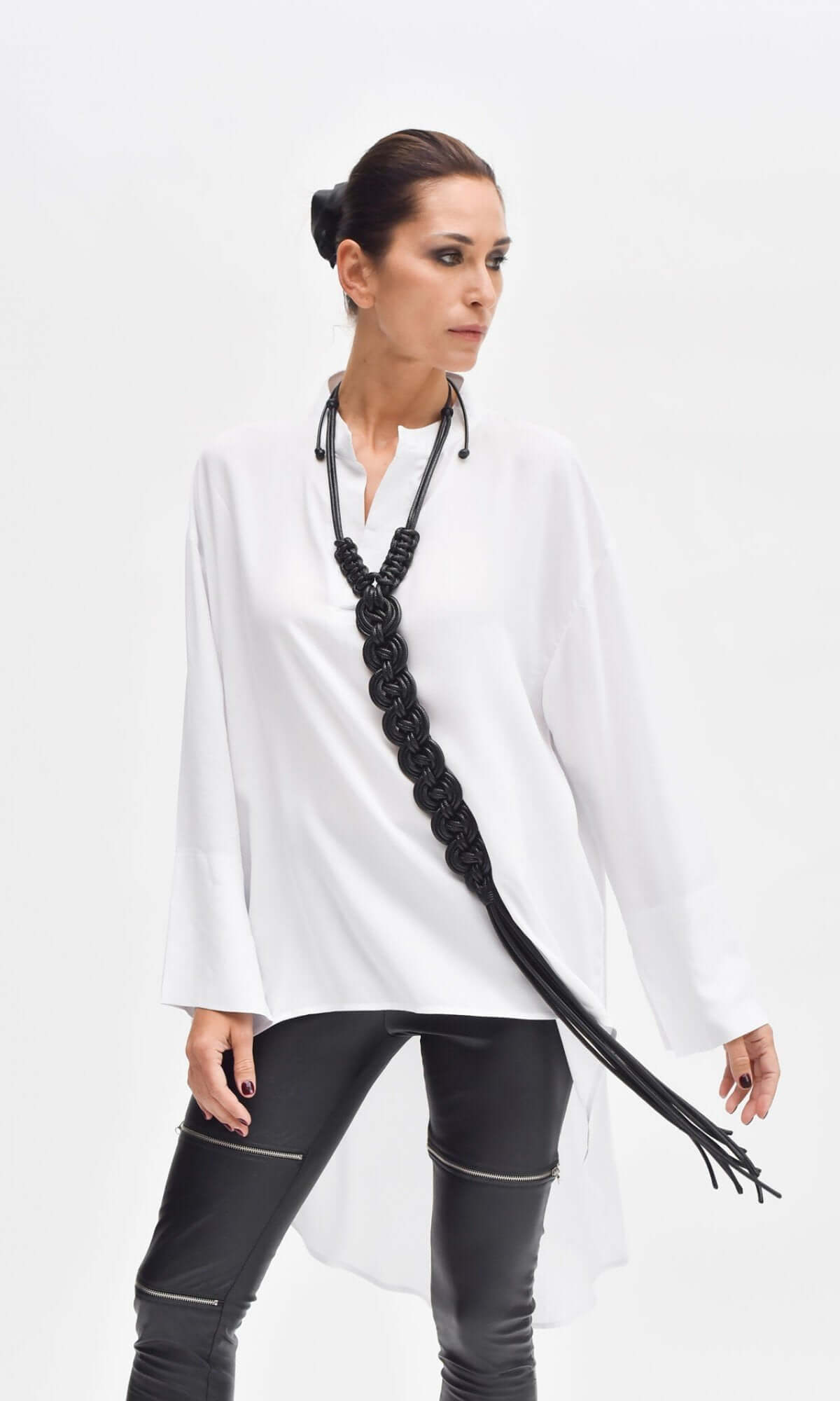 Collana in pelle intrecciata