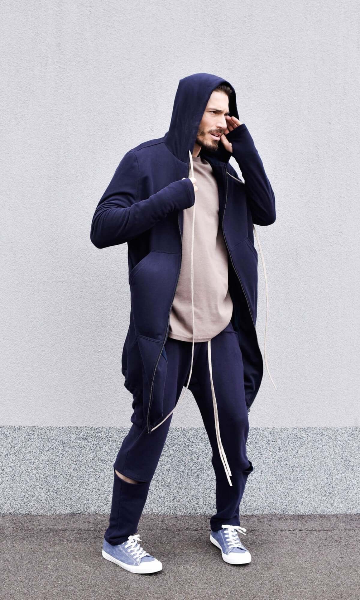 Sweat long zippé à capuche