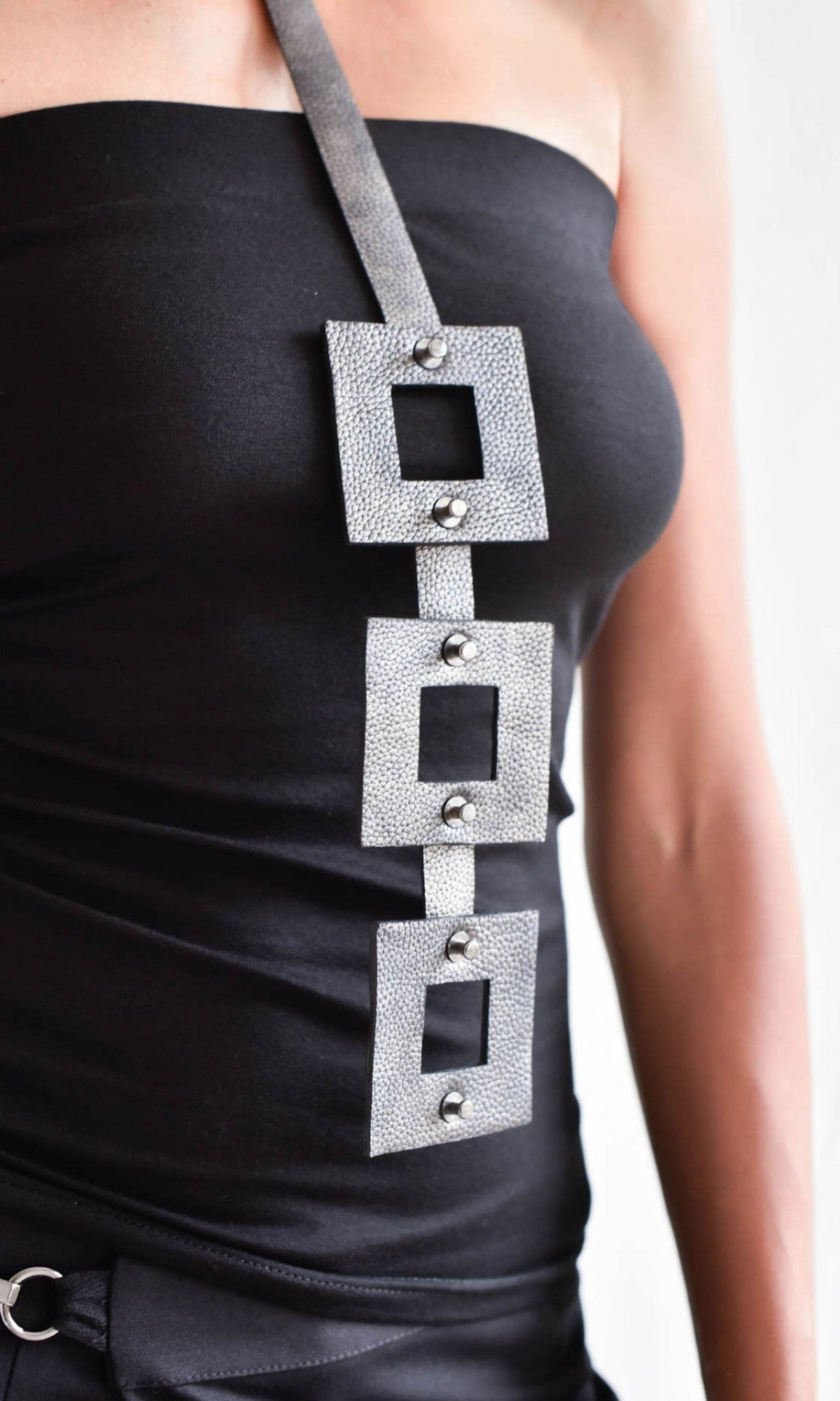 Trendige geometrische Choker-Halskette