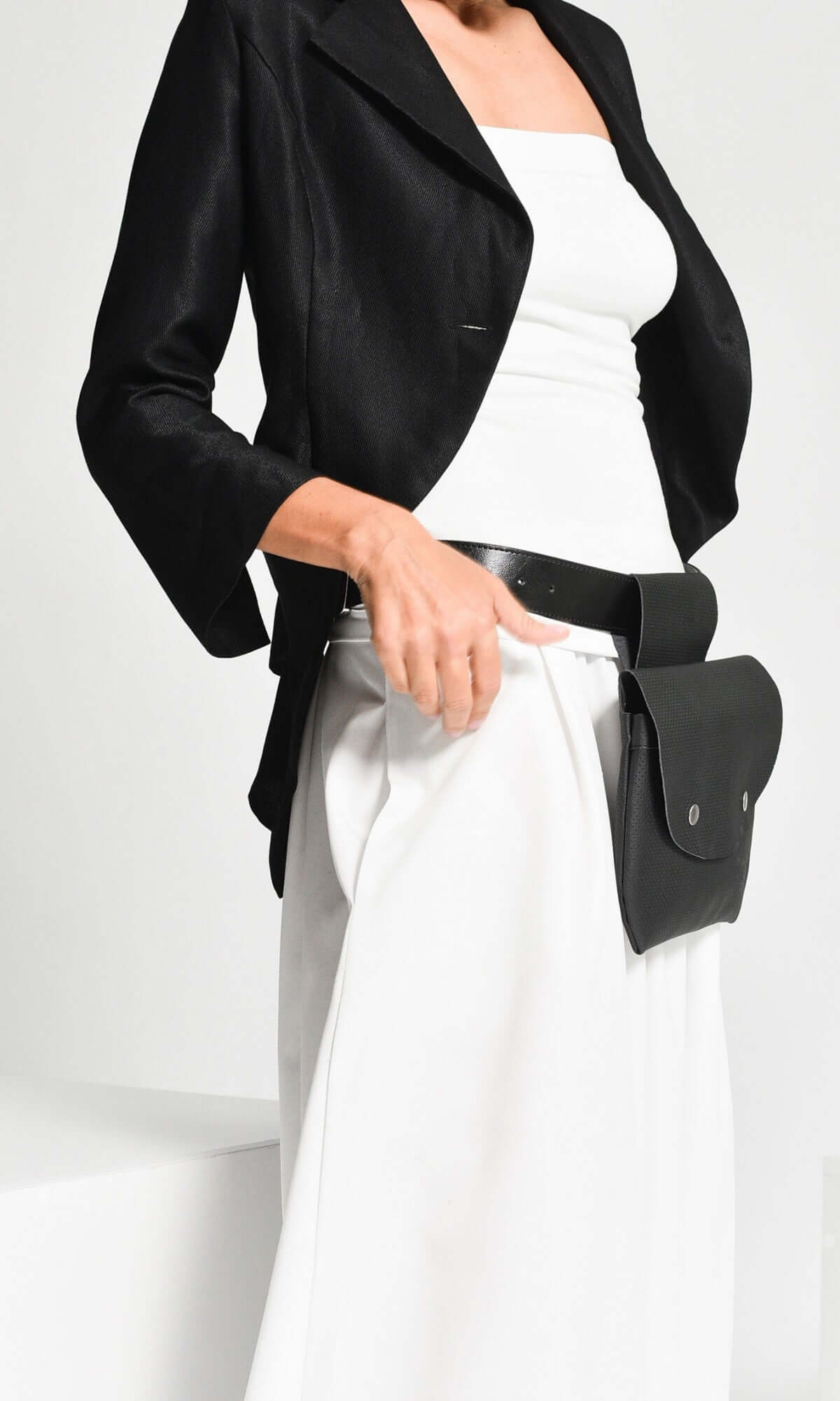 Sac banane en cuir perforé