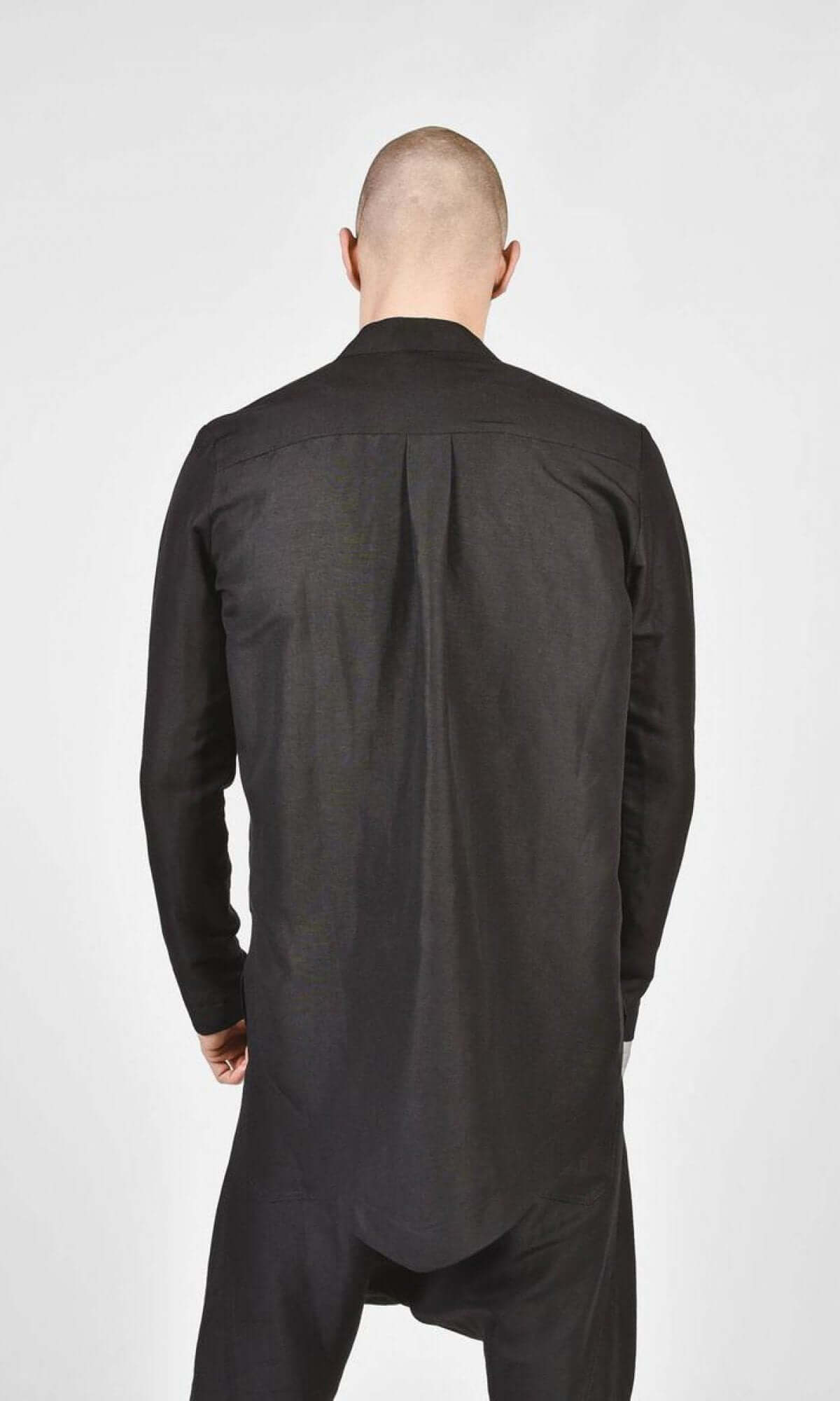 Chemise ample en lin noir à col montant