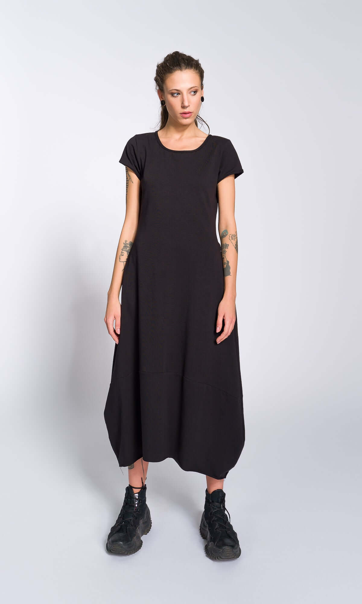 Abito midi cocoon a maniche corte