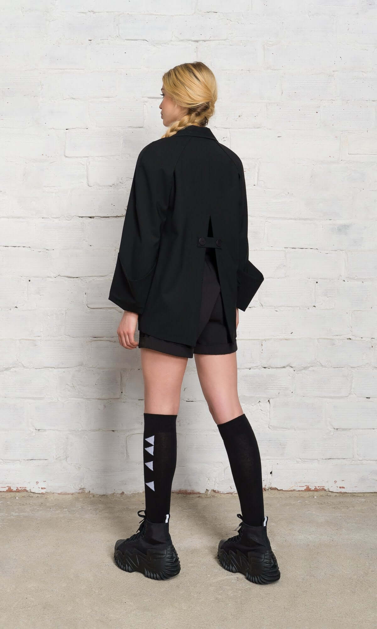 Blazer dos ouvert à manches ajourées
