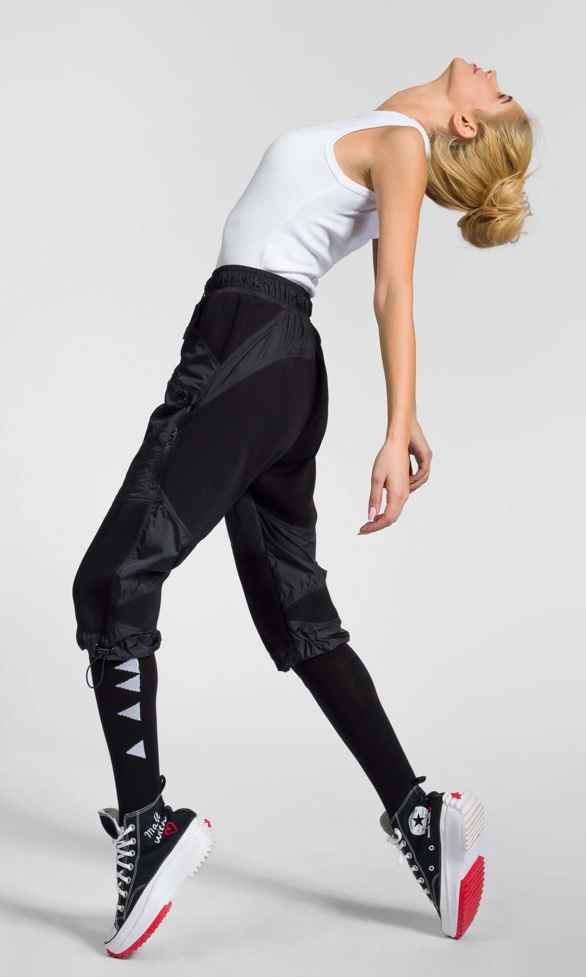 Pantaloni sportivi a coste al ginocchio