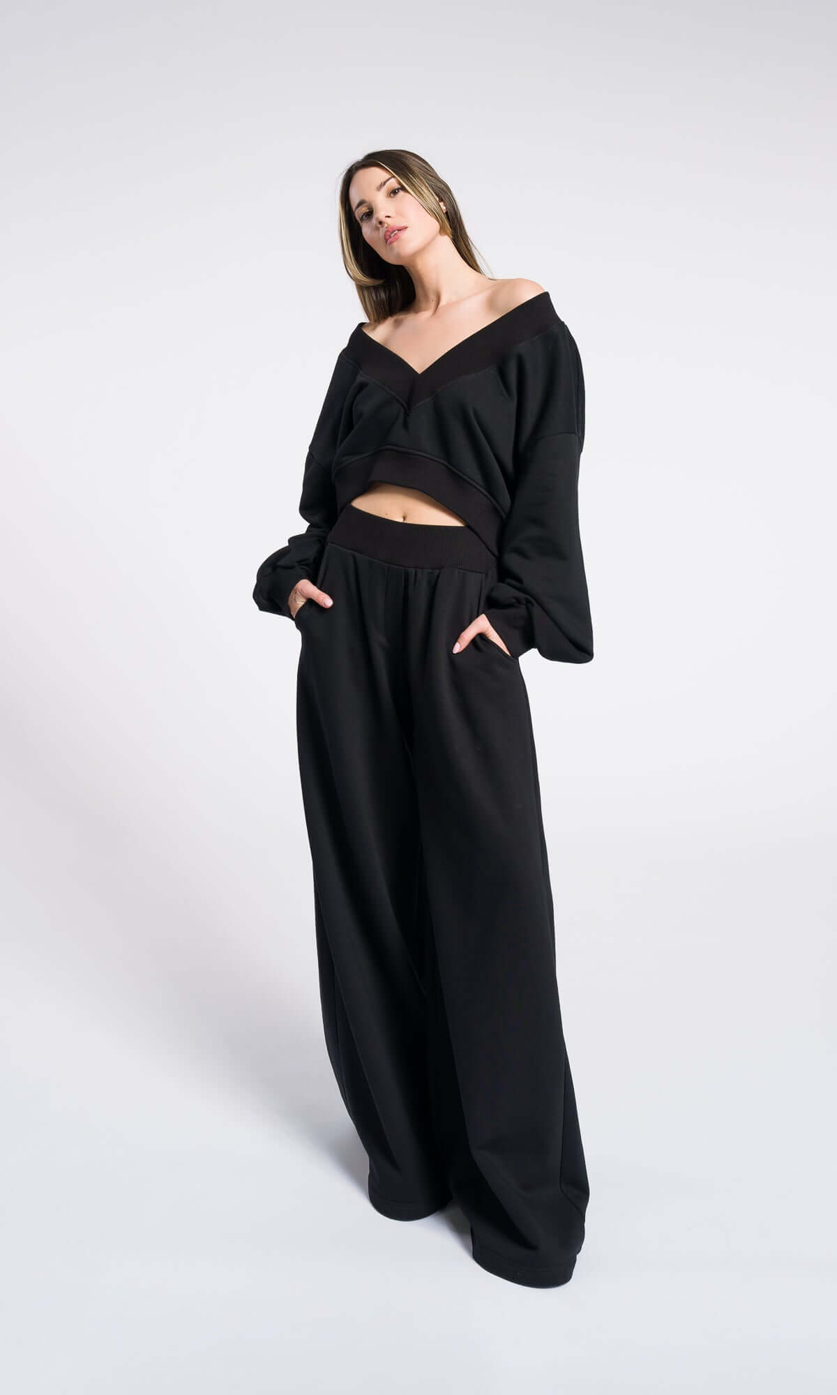 Ensemble décontracté en coton avec crop top à col V et pantalon à jambes larges