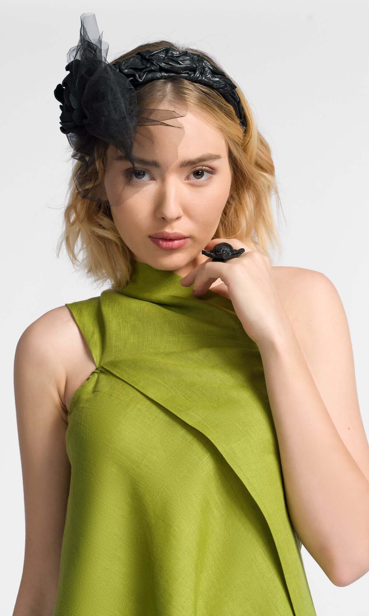 Bandeau en cuir avec fleur en tulle