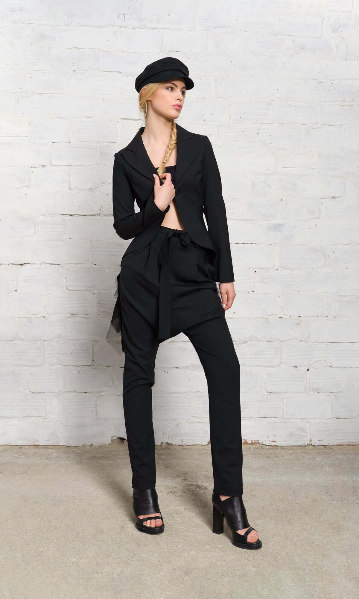 Blazer péplum en tulle à fermeture échancrée