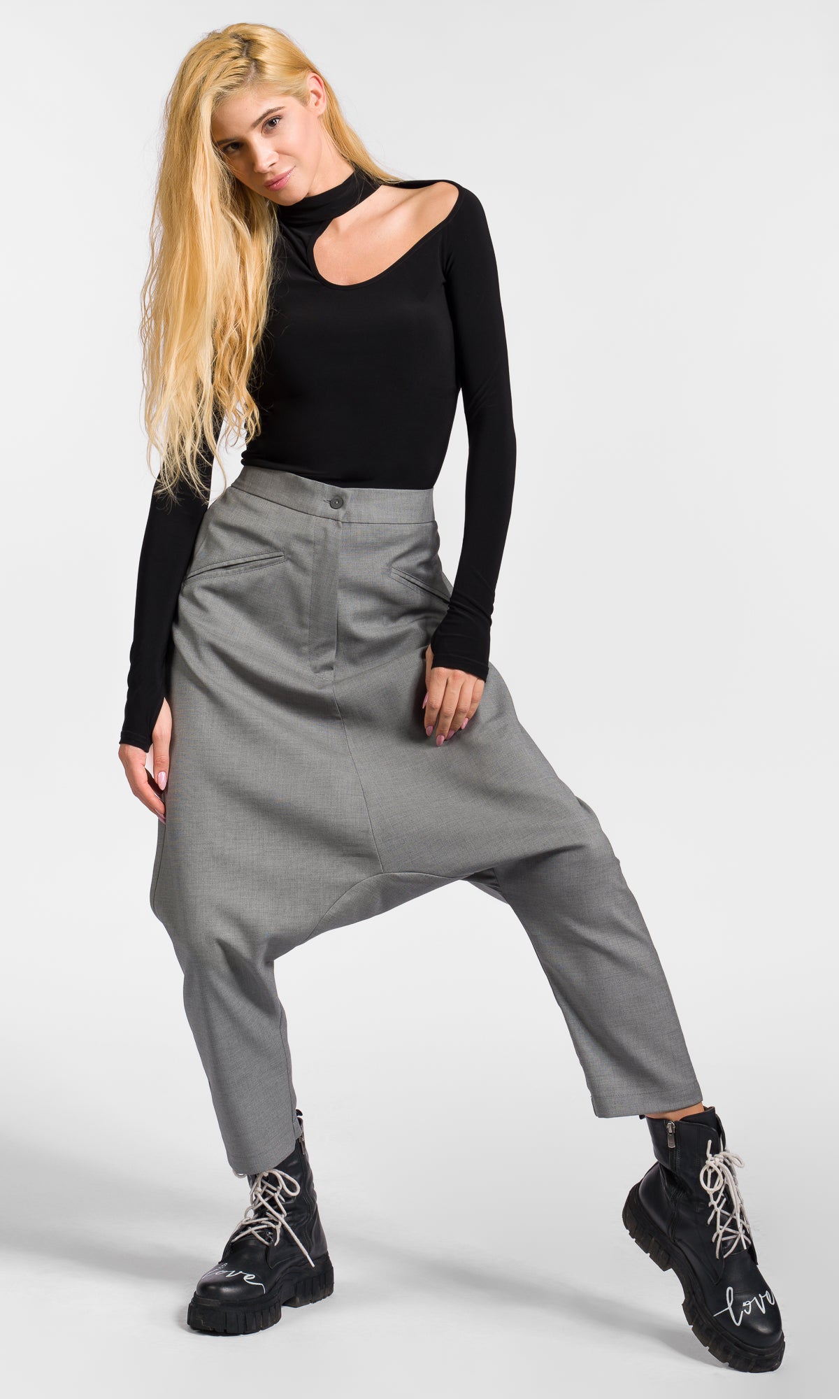 Top a collo alto con cut-out