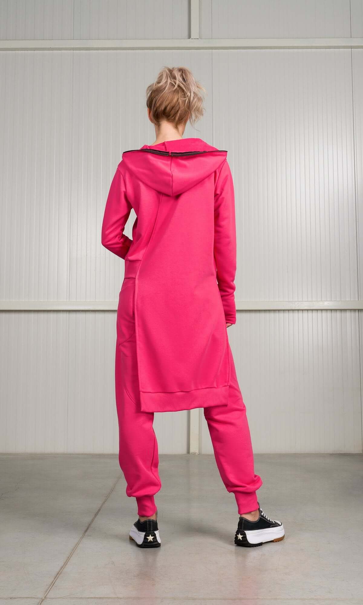 Sweat à capuche de longueur asymétrique