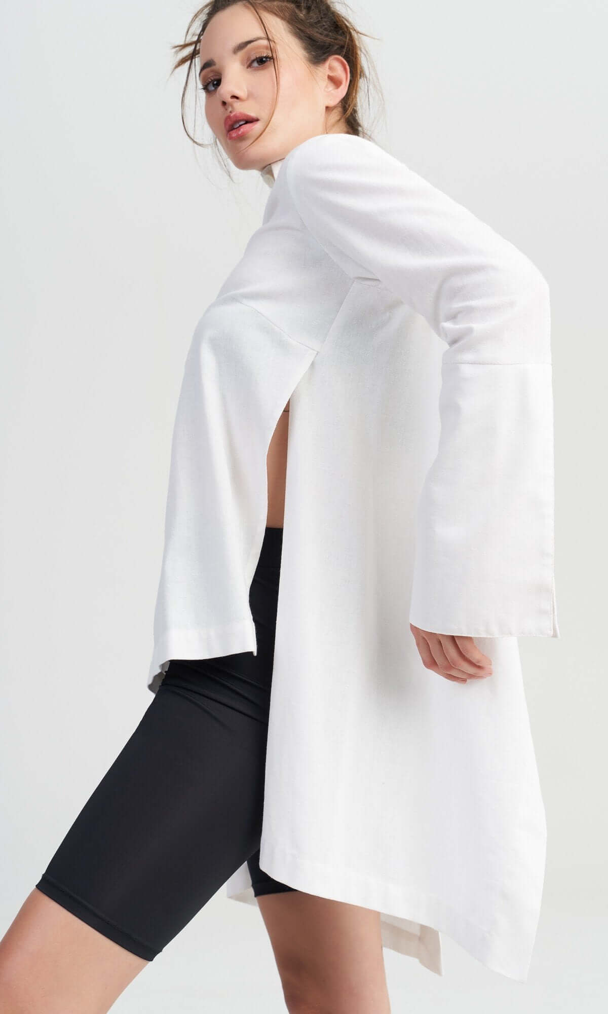 Élégante chemise asymétrique en lin