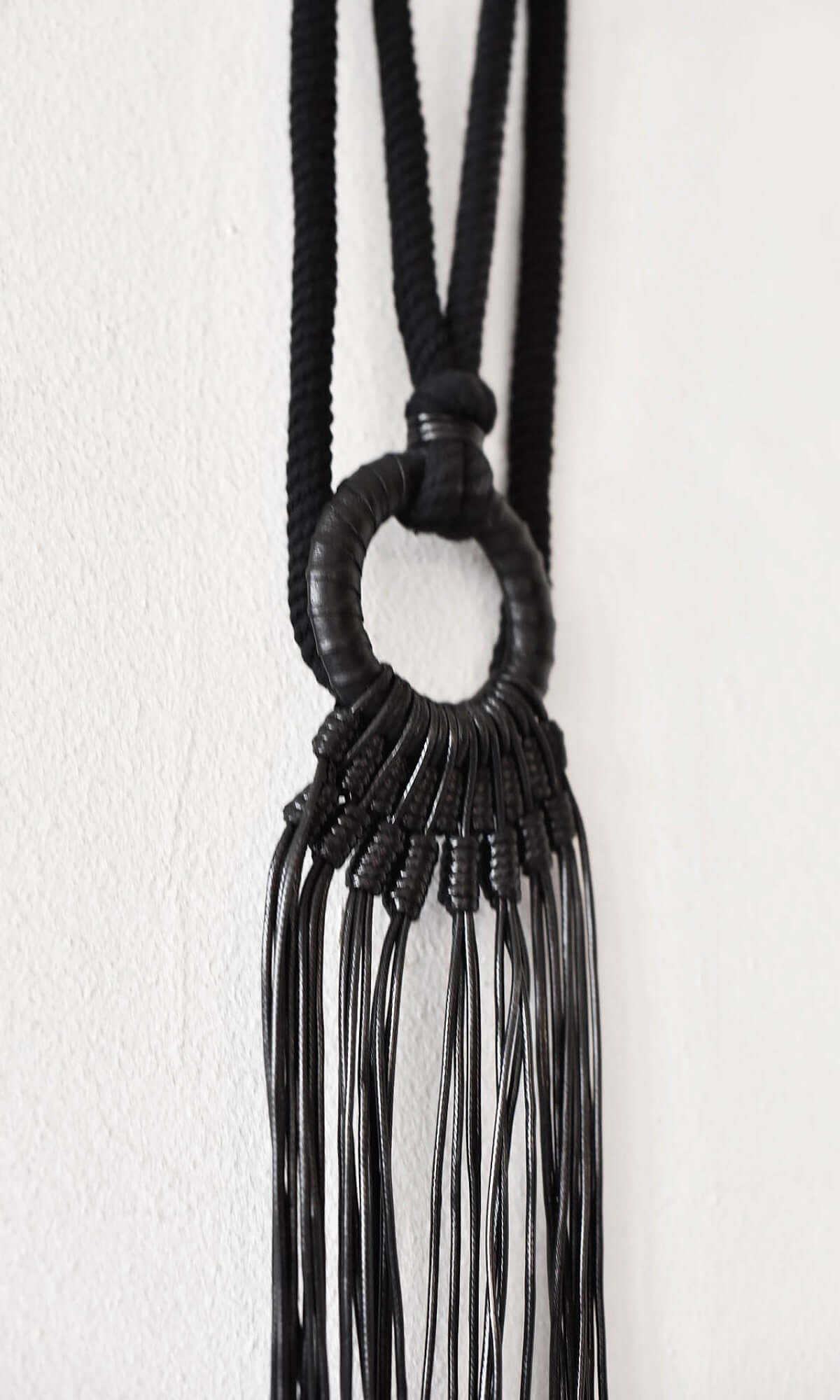 Collier extra-long avec boucle et perles