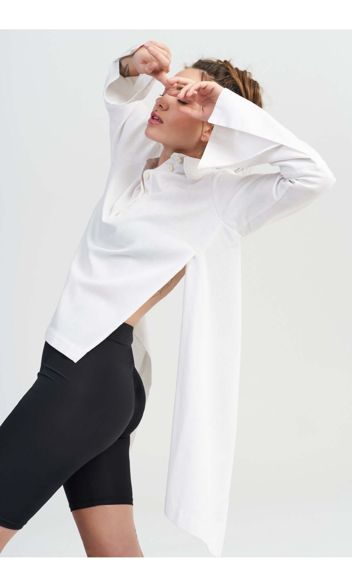 Elegantes asymmetrisches Leinenhemd