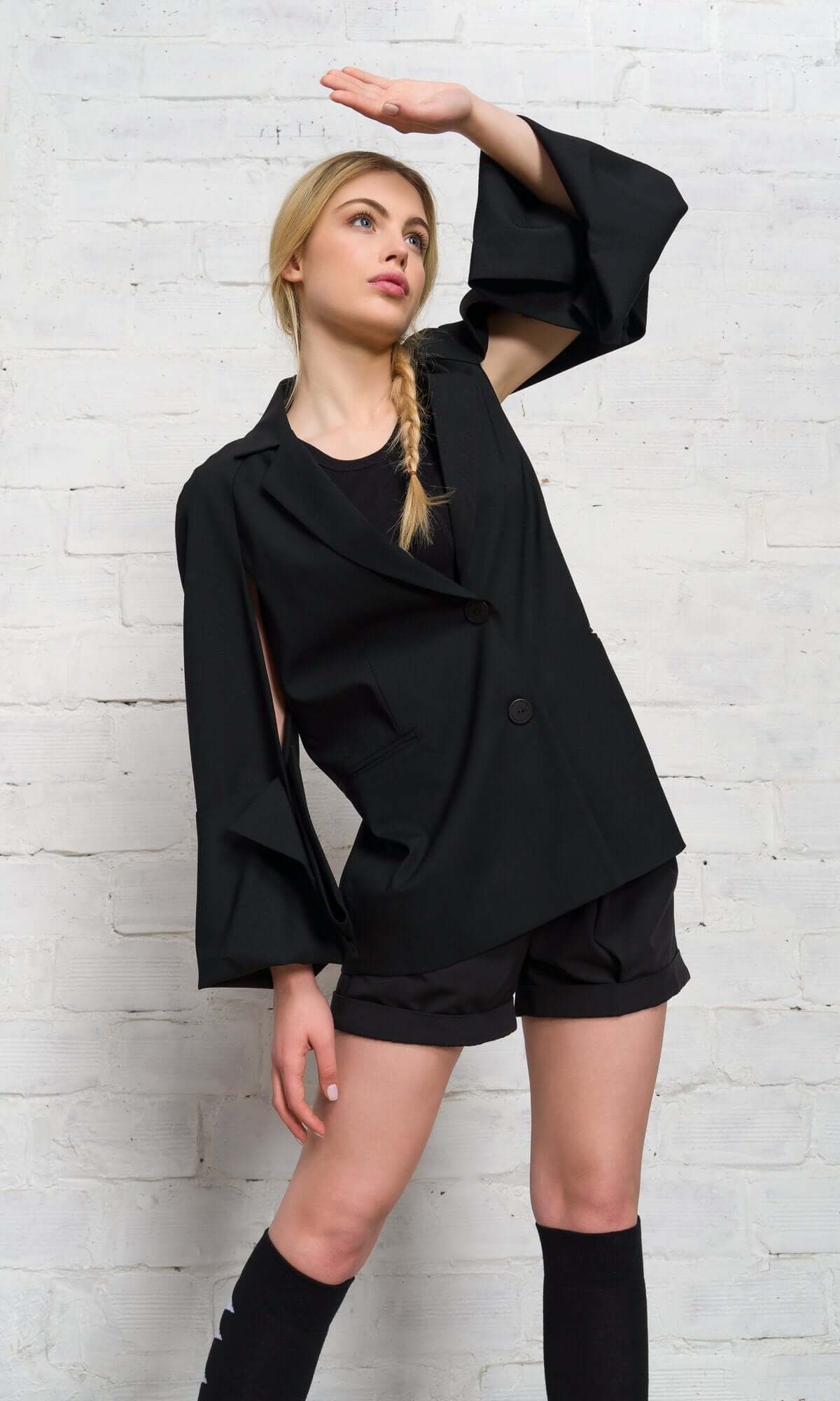 Blazer con schiena scoperta e maniche cut-out
