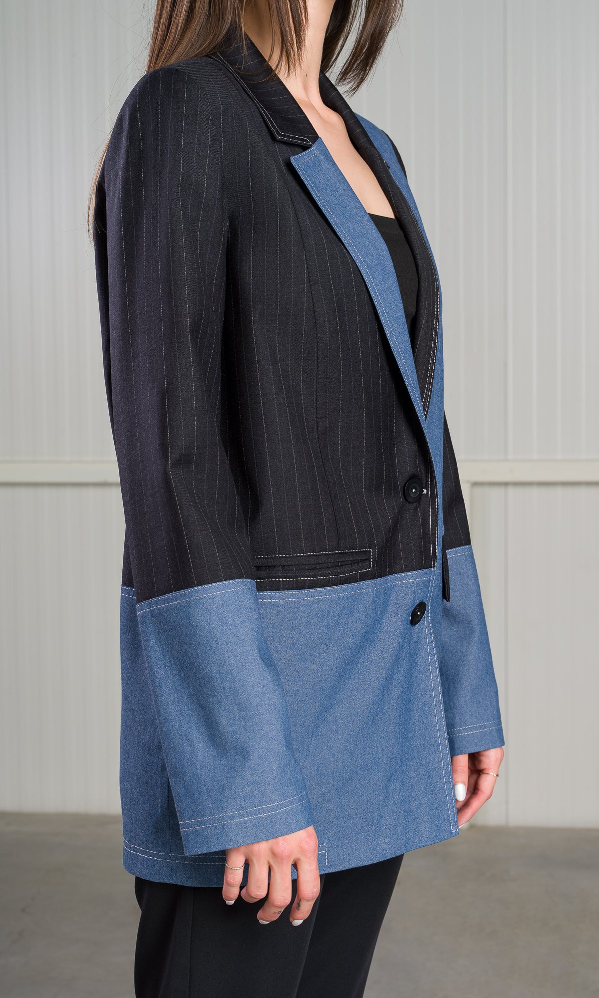Single-breasted Blazer with Contrasting Fabric - AAKASHA