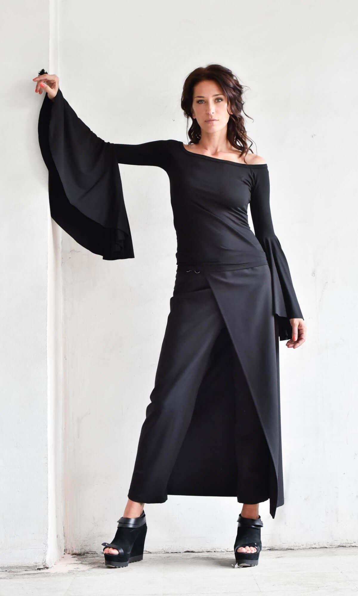 Pantalon-cape à devant superposé