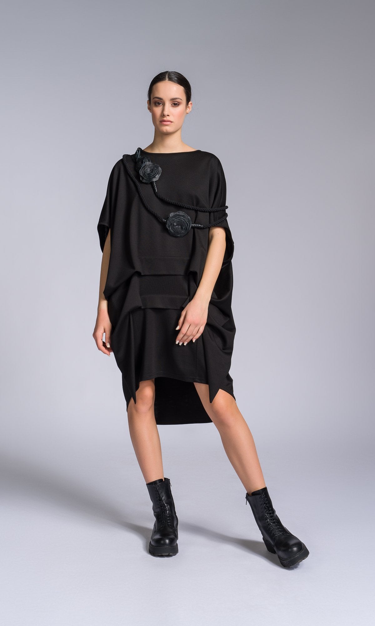 Halskette aus schwarzem Seil und echtem Leder mit Rosen