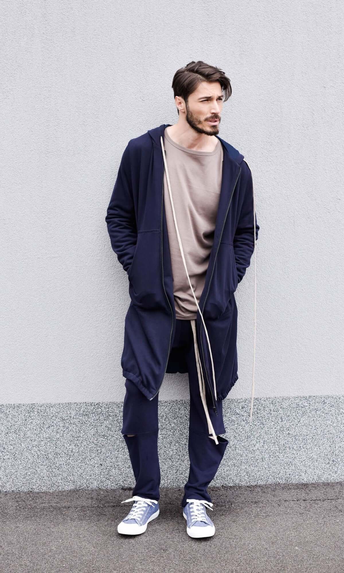 Sweat long zippé à capuche