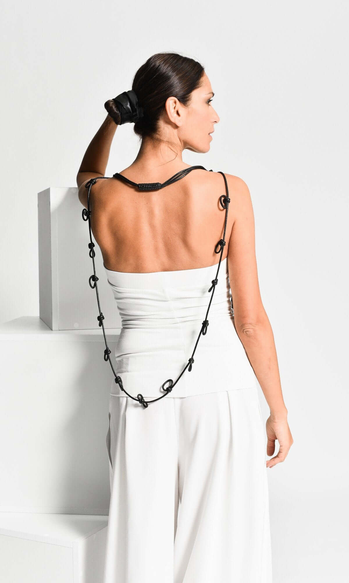 Collana lunga in vera pelle