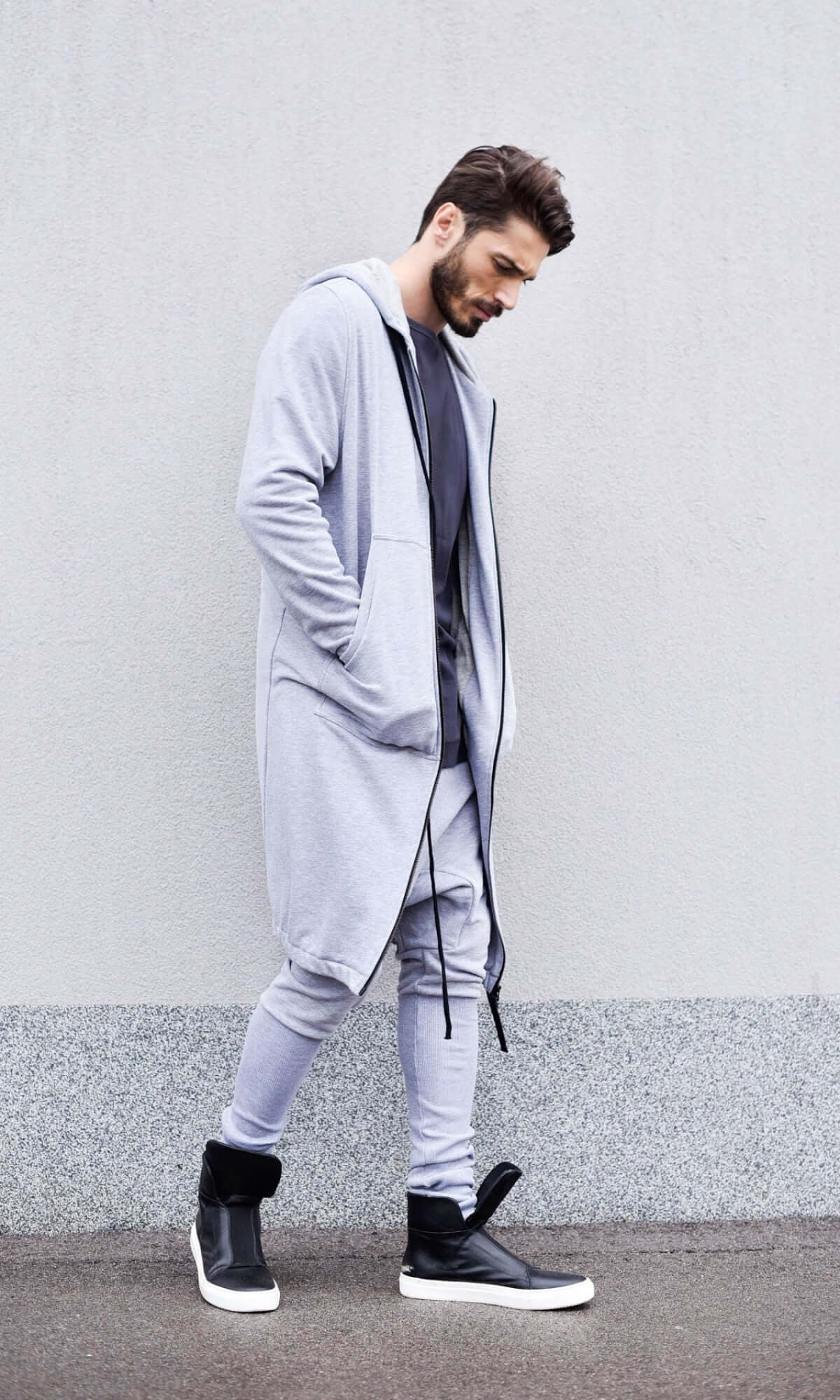 Sweat long zippé à capuche