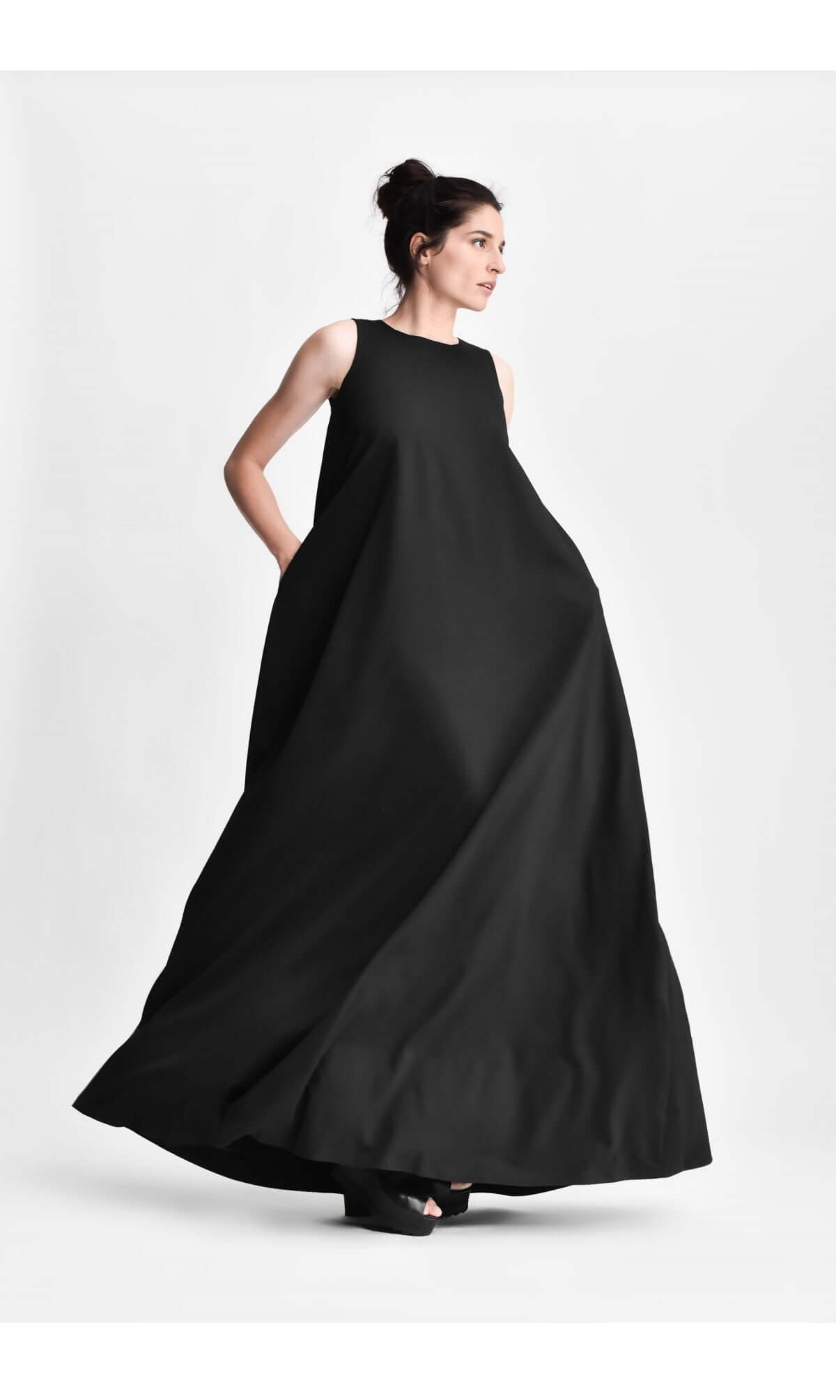 Ärmelloses Maxikleid mit Seitentaschen