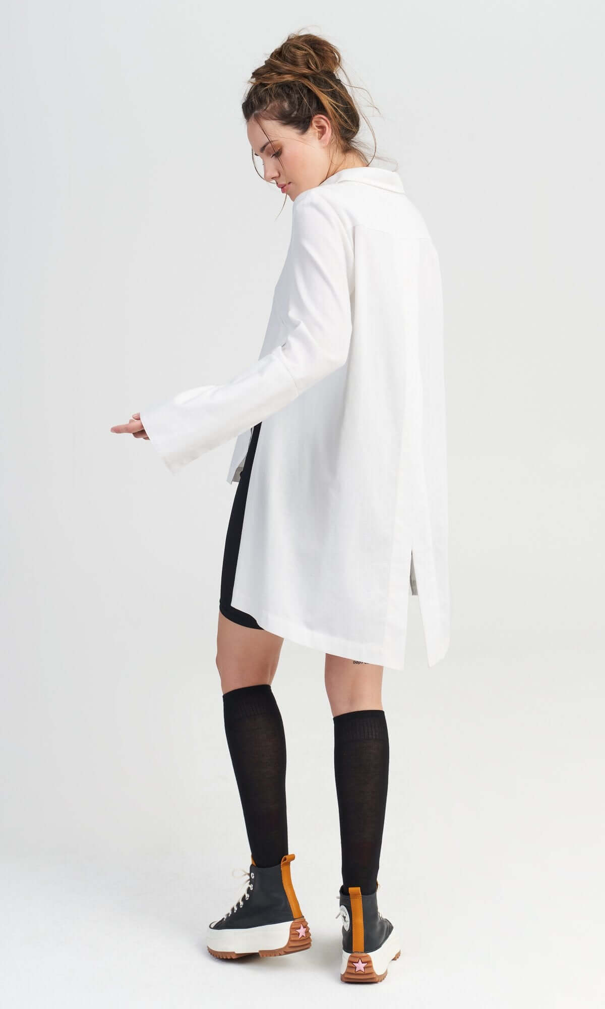 Élégante chemise asymétrique en lin