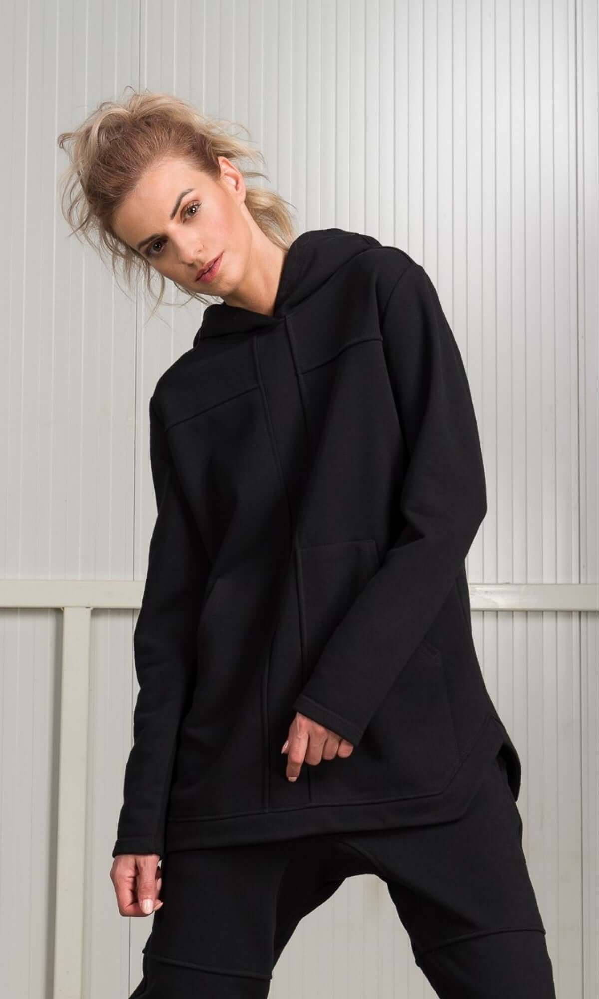 Baumwoll-Hoodie mit Fronttaschen, Nahtdetails und warmem Kapuzen-Top, handgefertigt von Aakasha
